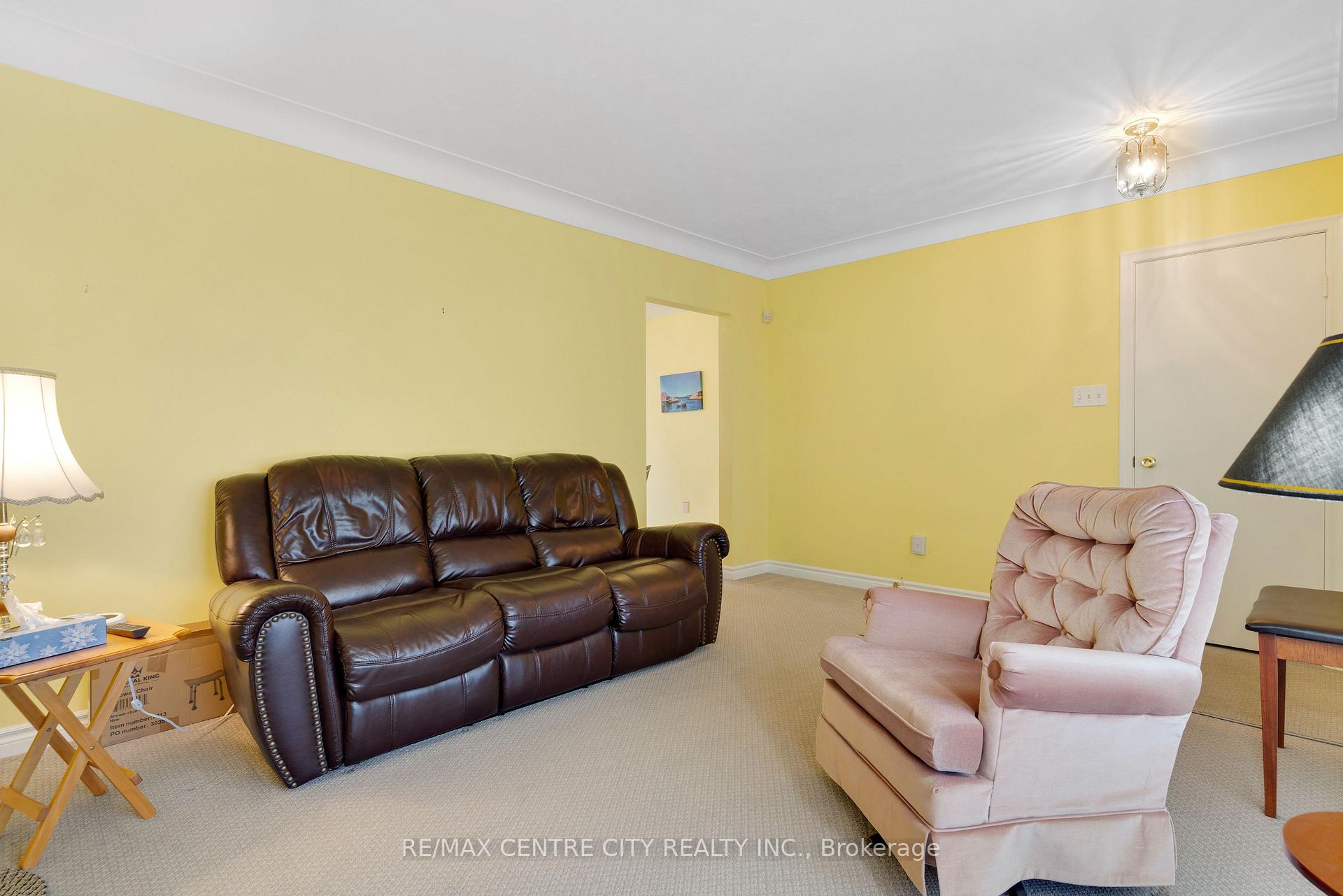 Photo 4 of 297 Wilson Avenue, Kitchener, Vanier - Kitchener — HOMEH