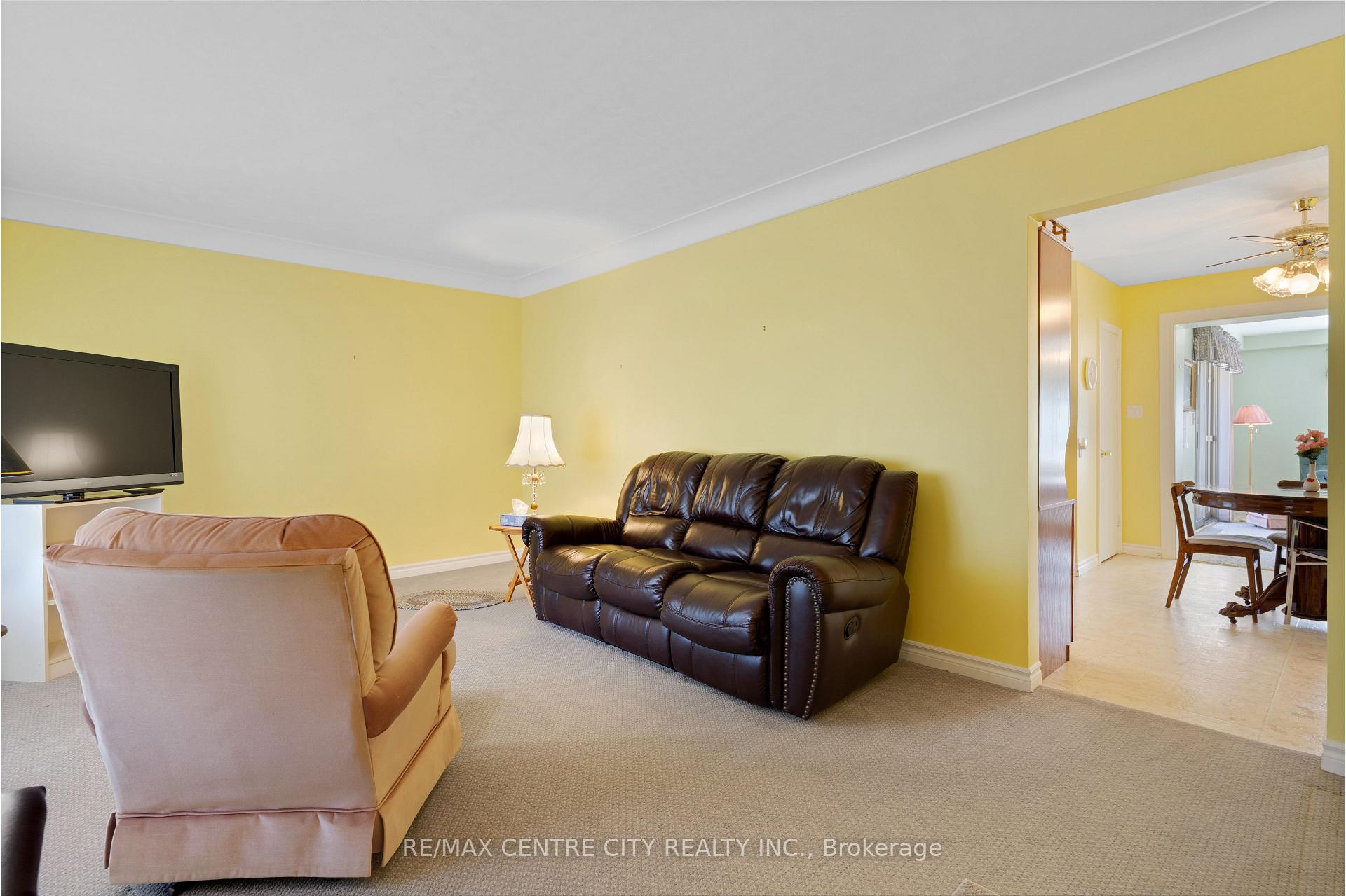 Photo 6 of 297 Wilson Avenue, Kitchener, Vanier - Kitchener — HOMEH