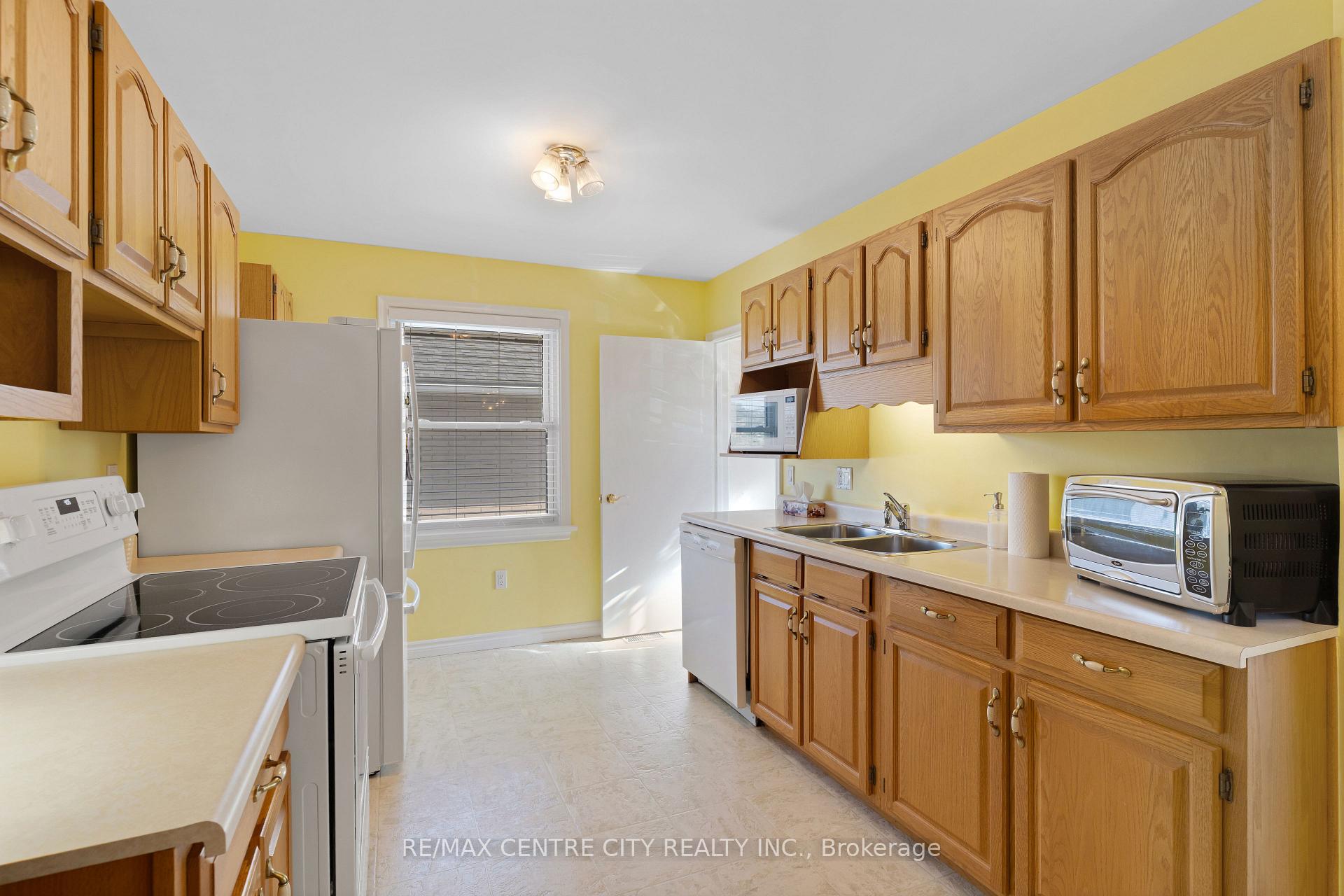 Photo 7 of 297 Wilson Avenue, Kitchener, Vanier - Kitchener — HOMEH
