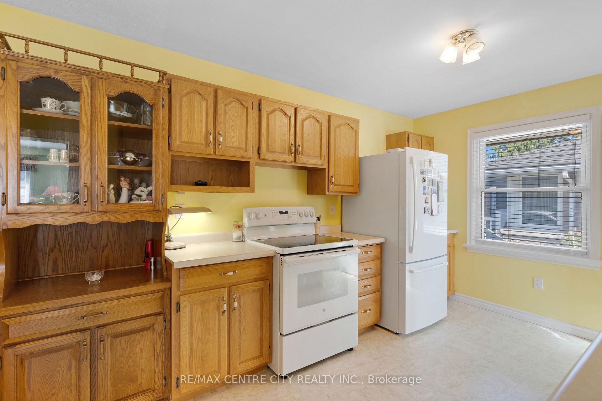 Photo 8 of 297 Wilson Avenue, Kitchener, Vanier - Kitchener — HOMEH