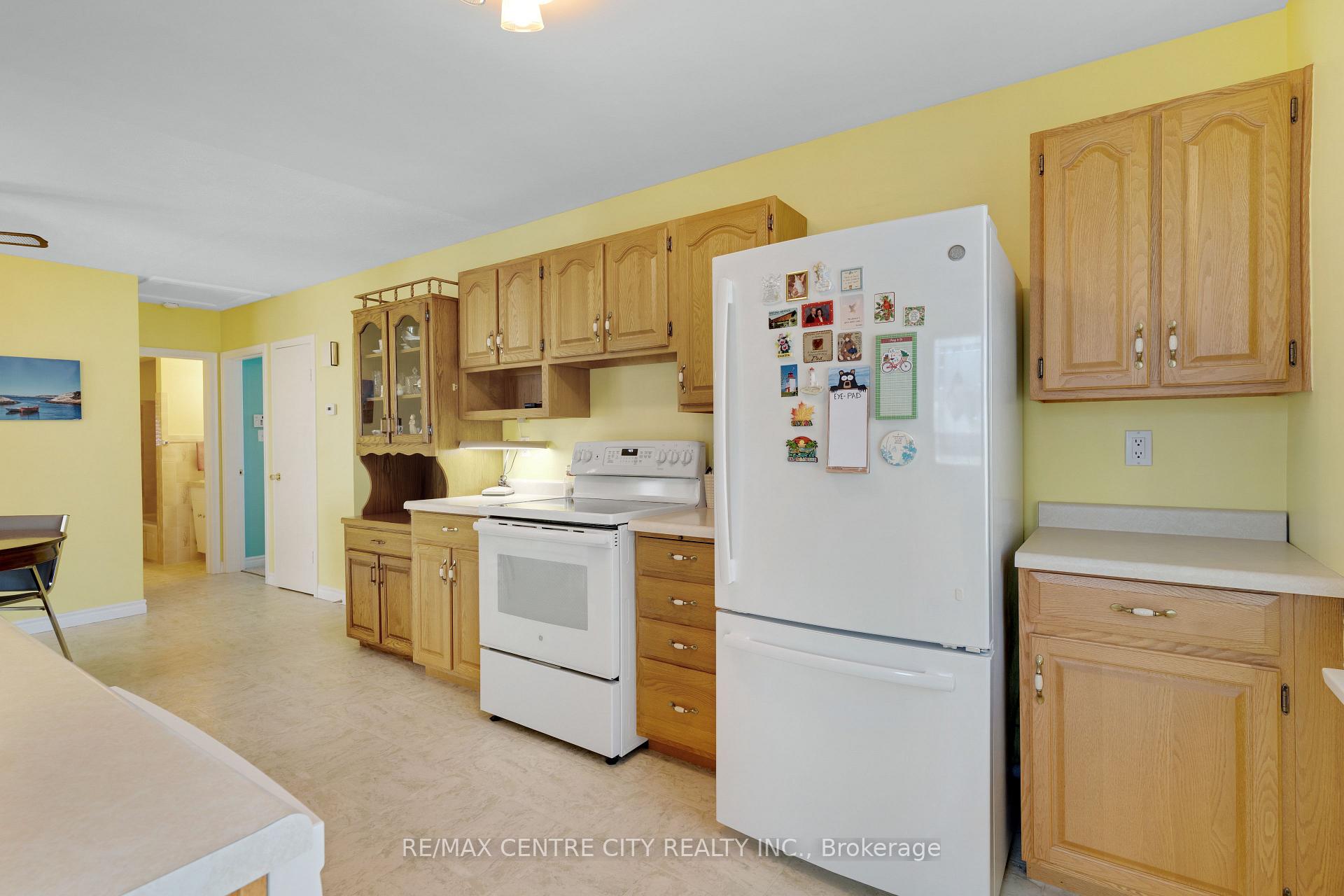 Photo 11 of 297 Wilson Avenue, Kitchener, Vanier - Kitchener — HOMEH