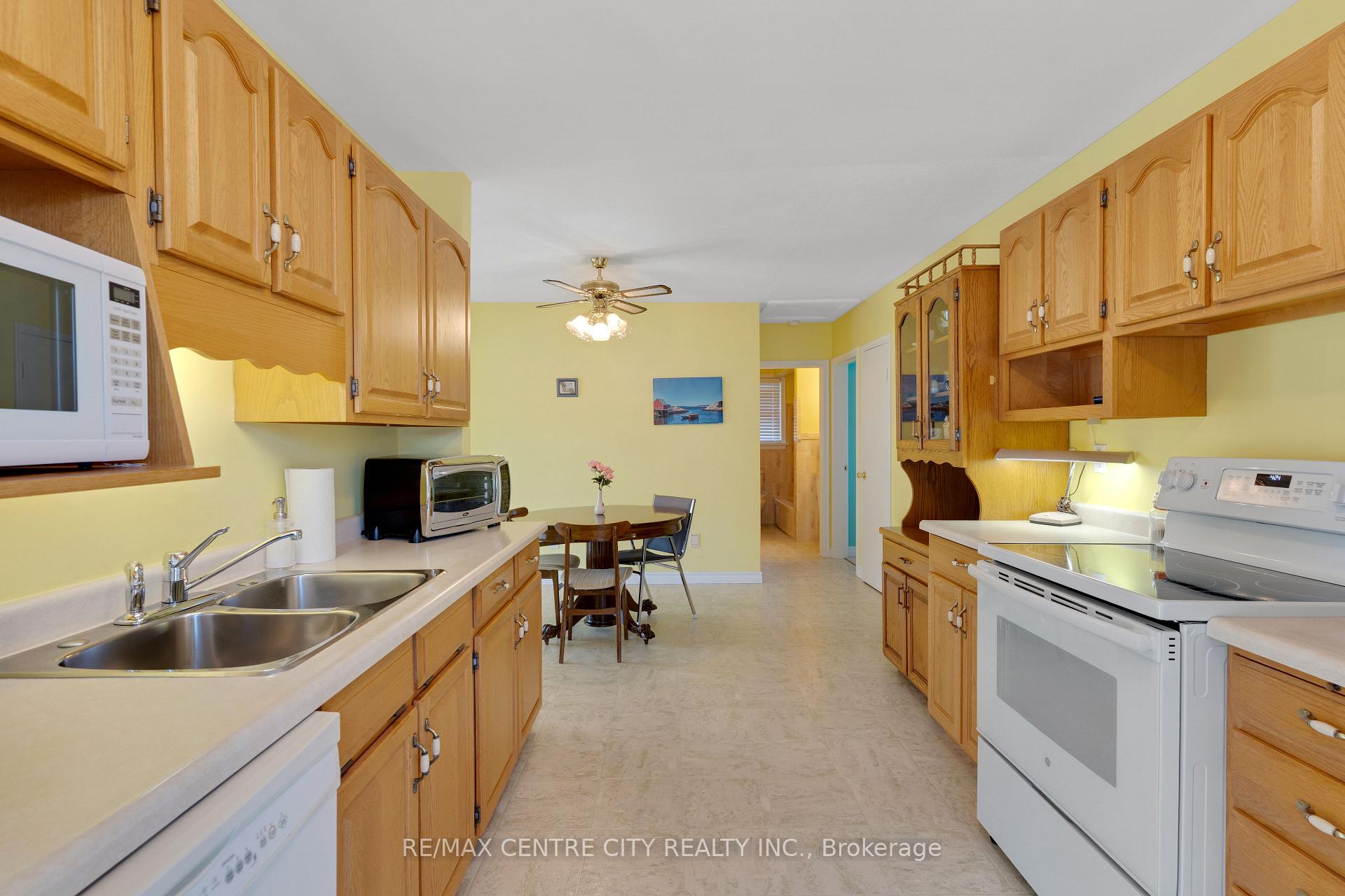 Photo 12 of 297 Wilson Avenue, Kitchener, Vanier - Kitchener — HOMEH