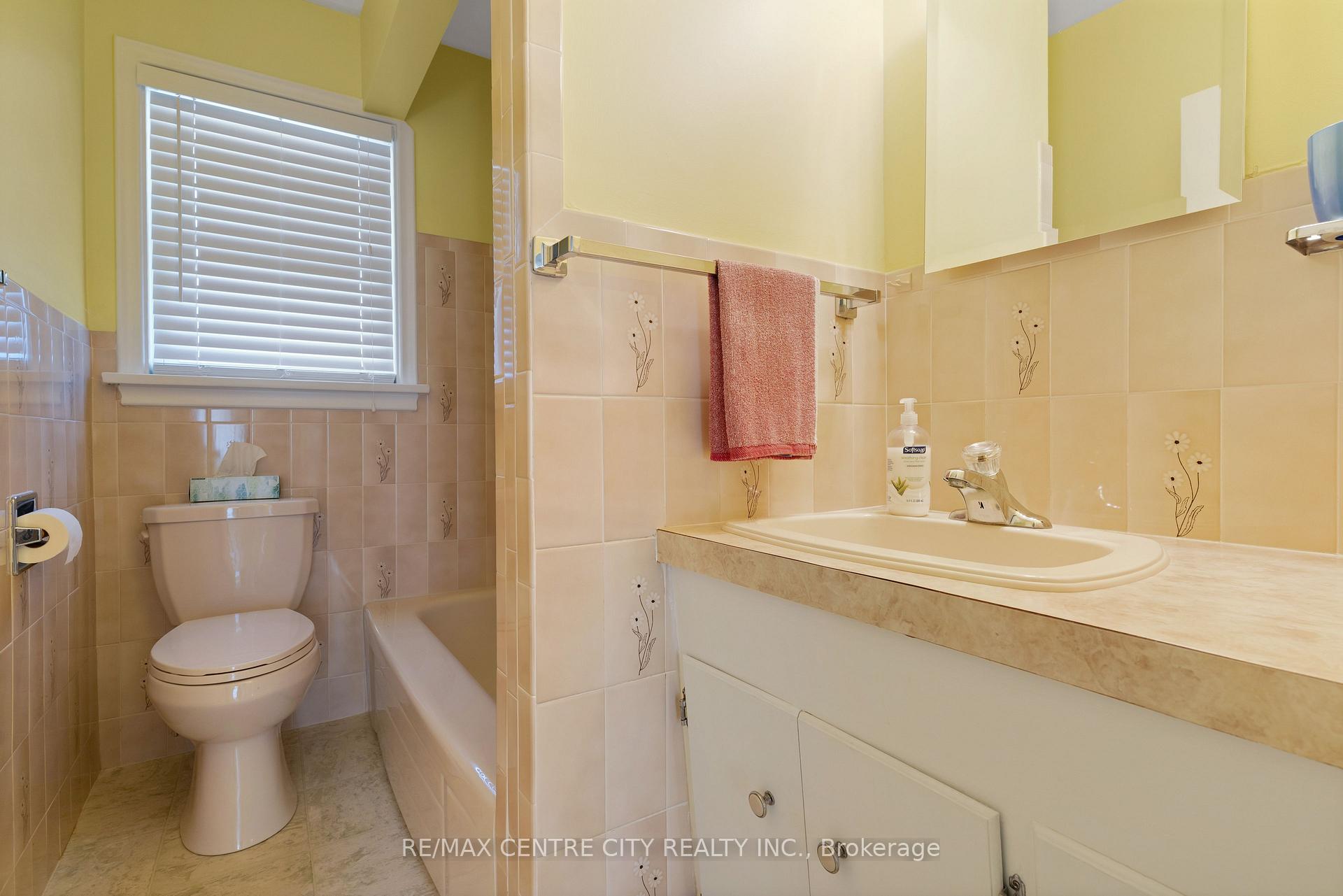 Photo 21 of 297 Wilson Avenue, Kitchener, Vanier - Kitchener — HOMEH