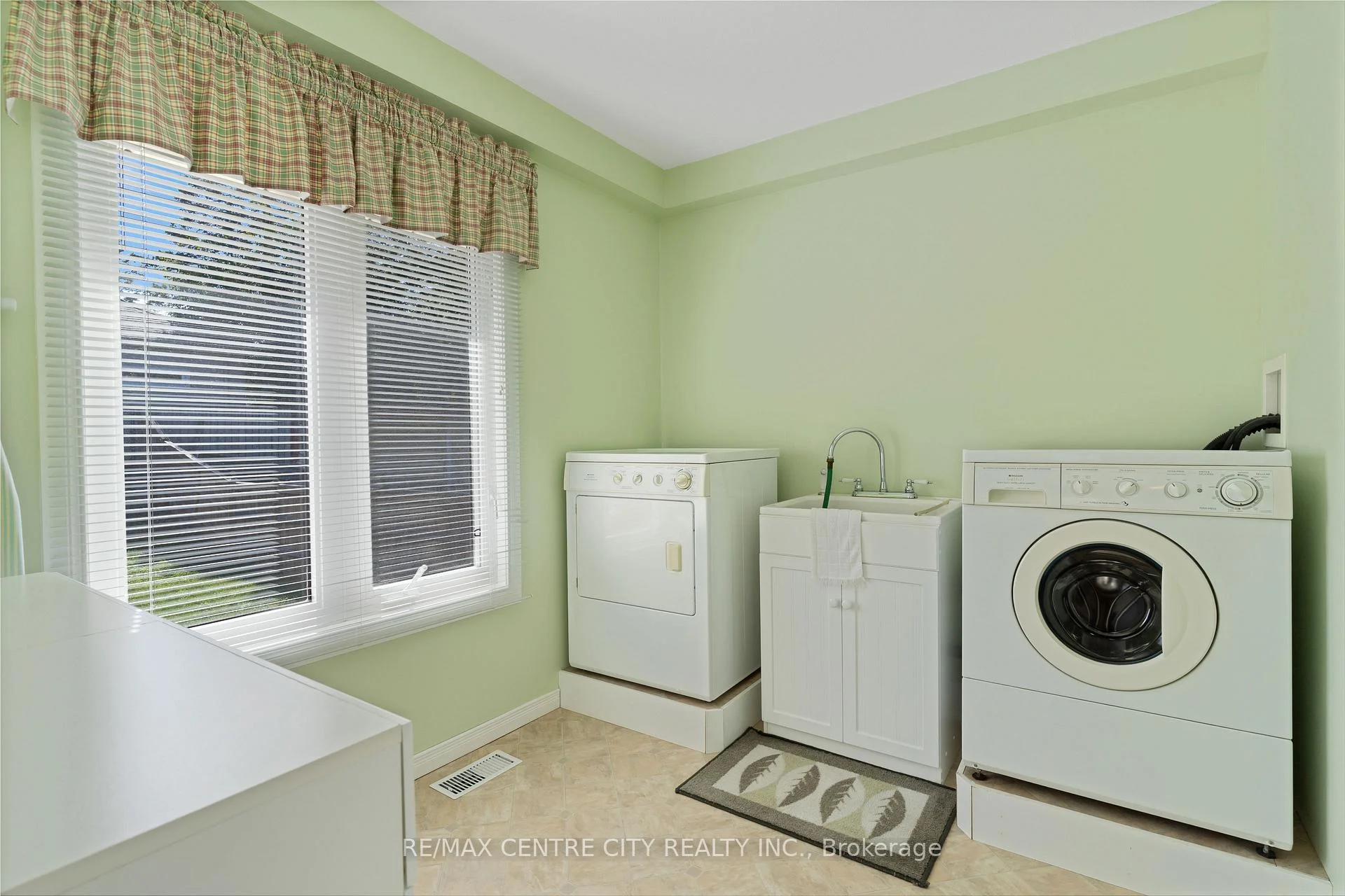 Photo 16 of 297 Wilson Avenue, Kitchener, Vanier - Kitchener — HOMEH