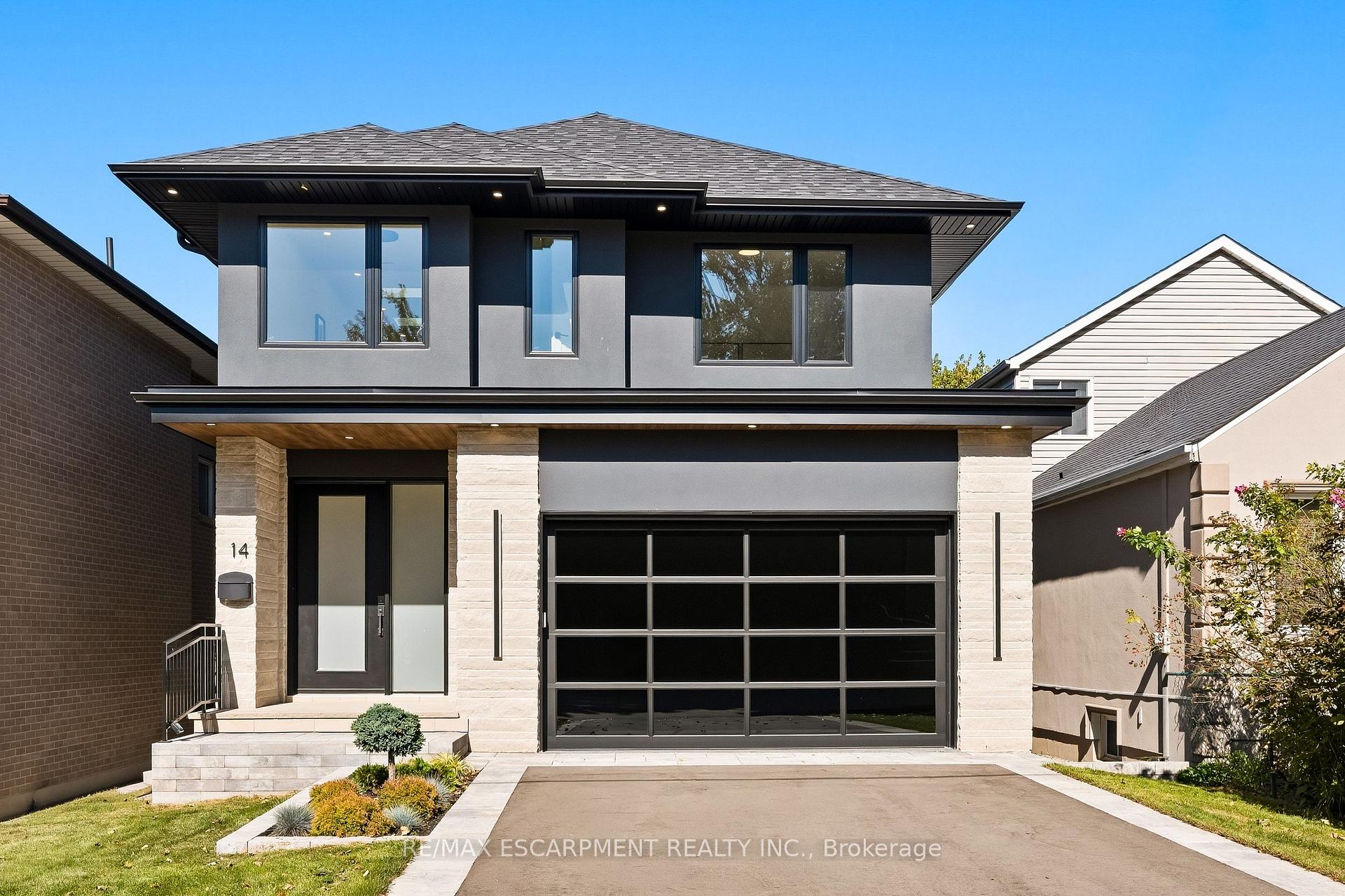 Photo 2 of 14 Kentroyal Drive, Etobicoke, Edenbridge-Humber Valley — HOMEH