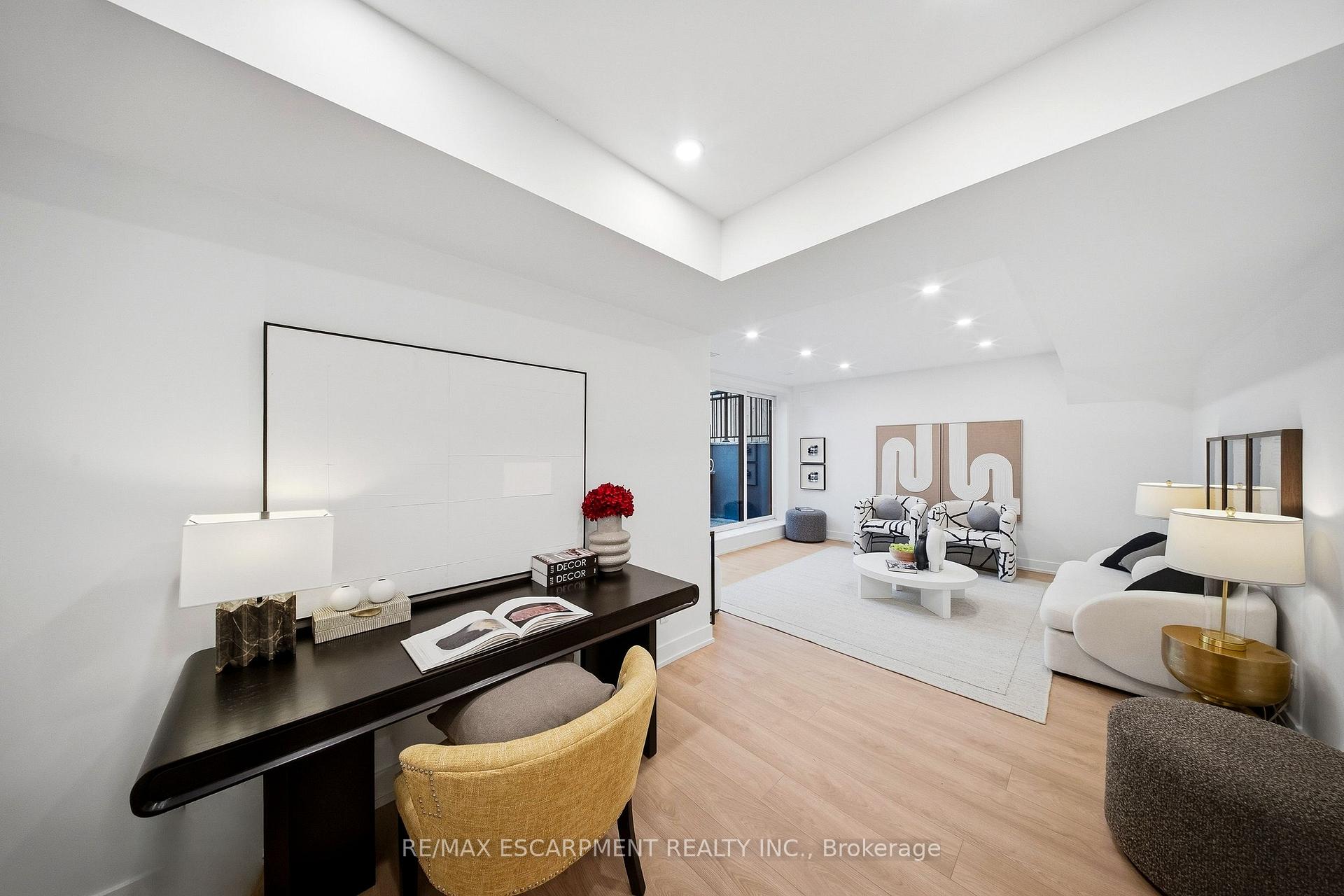 Photo 32 of 14 Kentroyal Drive, Etobicoke, Edenbridge-Humber Valley — HOMEH