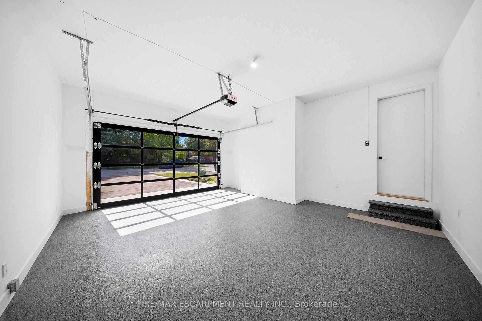 Photo 40 of 14 Kentroyal Drive, Etobicoke, Edenbridge-Humber Valley — HOMEH