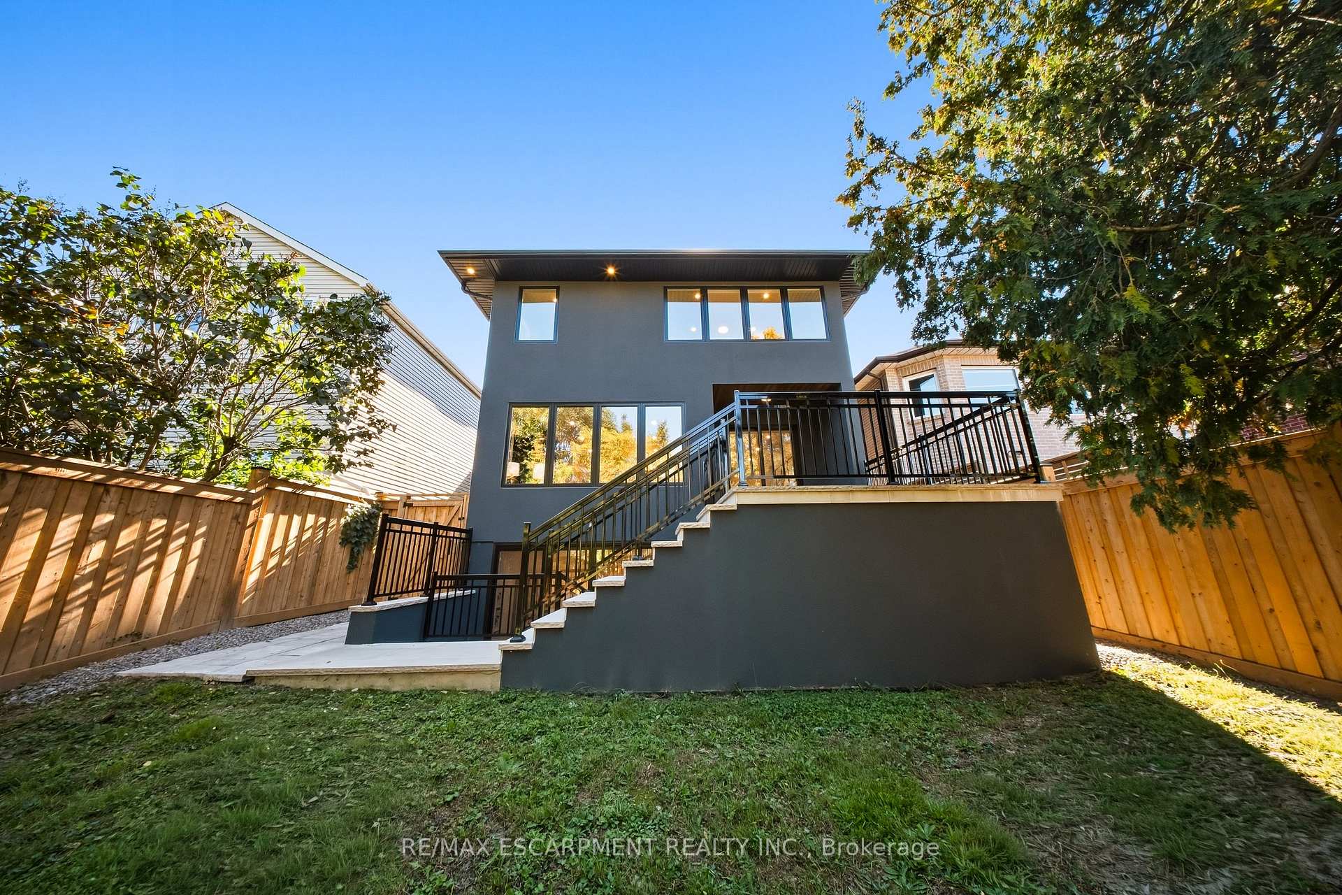 Photo 44 of 14 Kentroyal Drive, Etobicoke, Edenbridge-Humber Valley — HOMEH