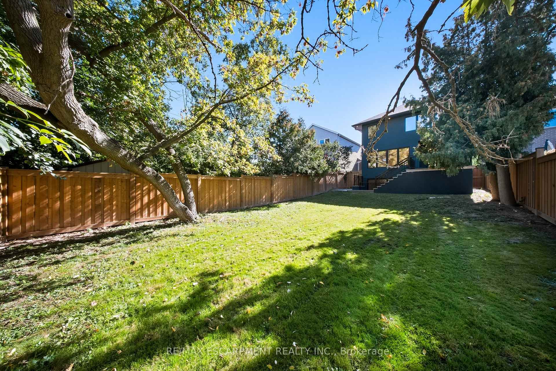 Photo 47 of 14 Kentroyal Drive, Etobicoke, Edenbridge-Humber Valley — HOMEH