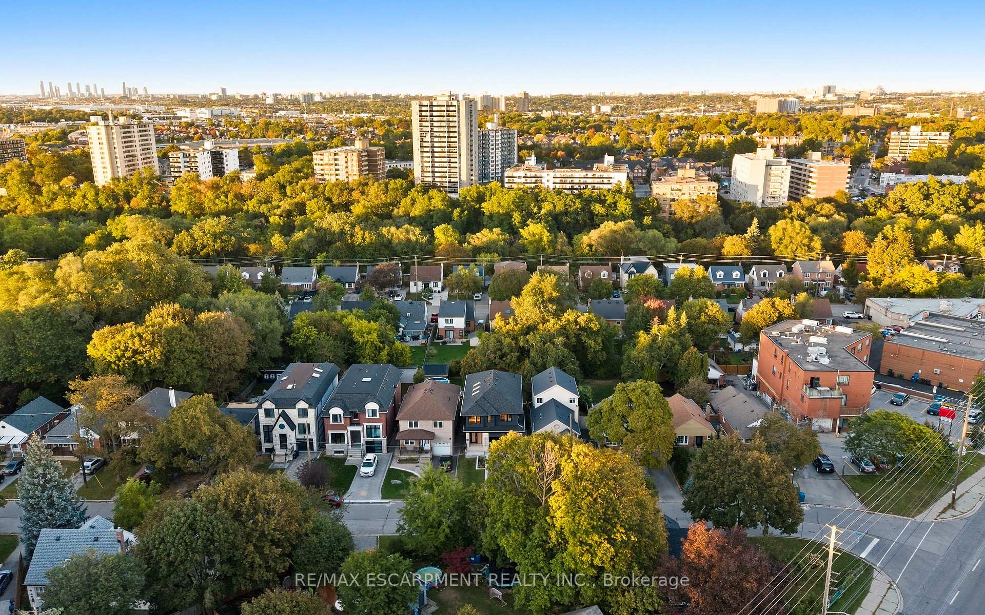 Photo 50 of 14 Kentroyal Drive, Etobicoke, Edenbridge-Humber Valley — HOMEH