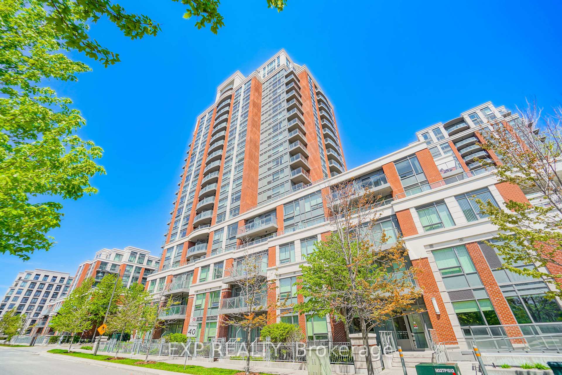 Photo 5 of Unit 1207, 1 Uptown Drive, Markham, Unionville — HOMEH