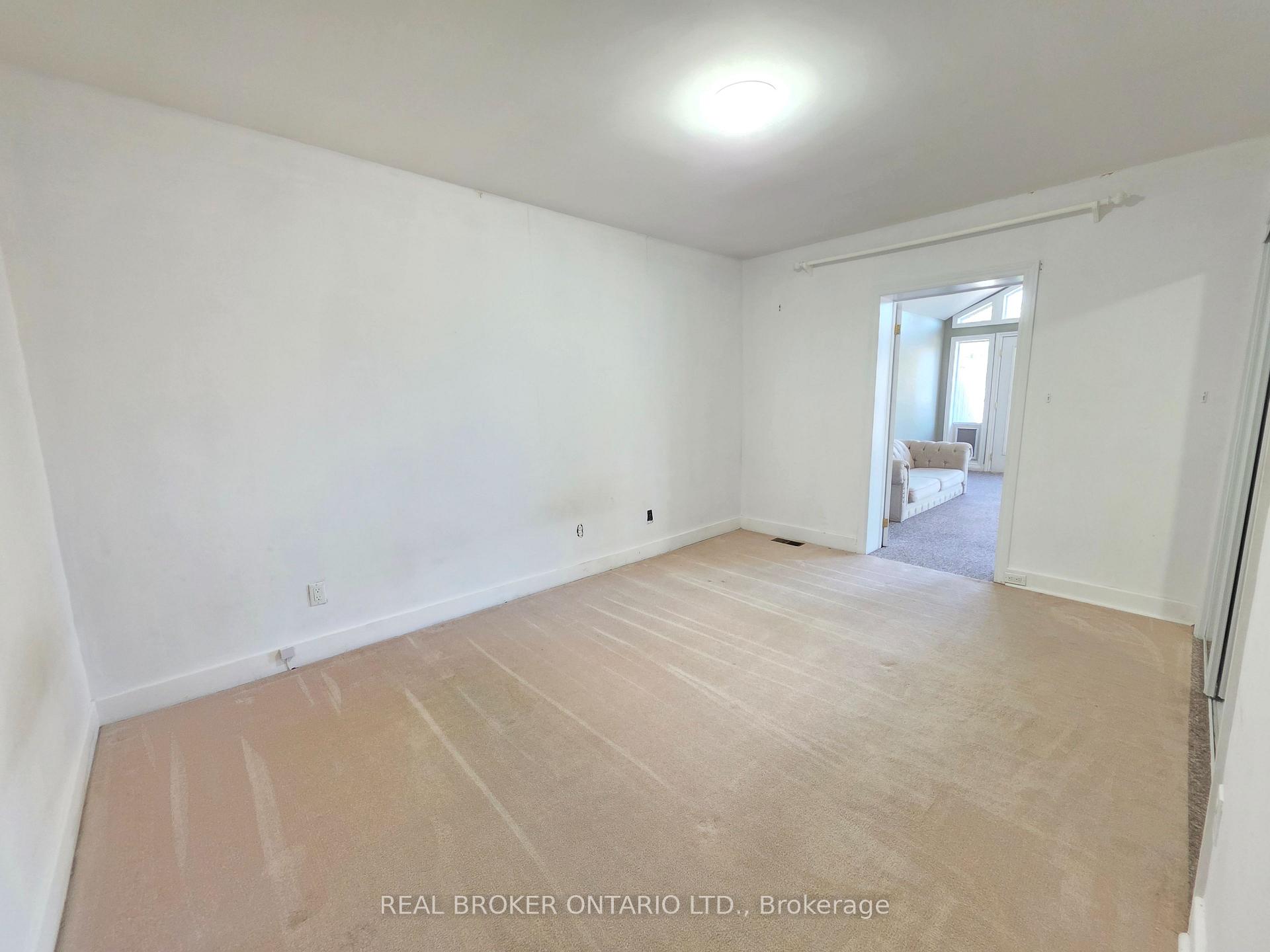Photo 3 of 241 Aldercrest Road, Etobicoke, Alderwood — HOMEH