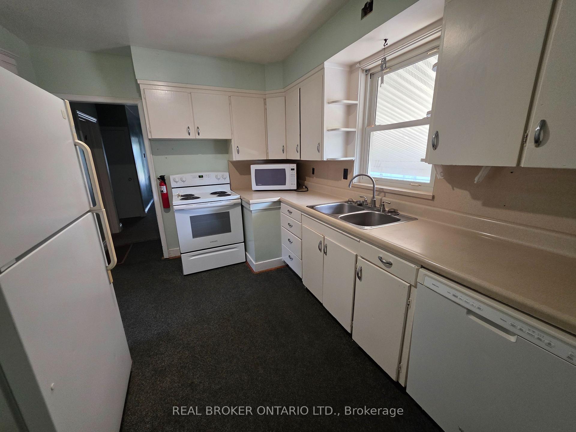 Photo 10 of 241 Aldercrest Road, Etobicoke, Alderwood — HOMEH