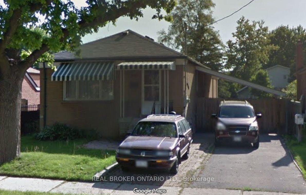 Photo 12 of 241 Aldercrest Road, Etobicoke, Alderwood — HOMEH
