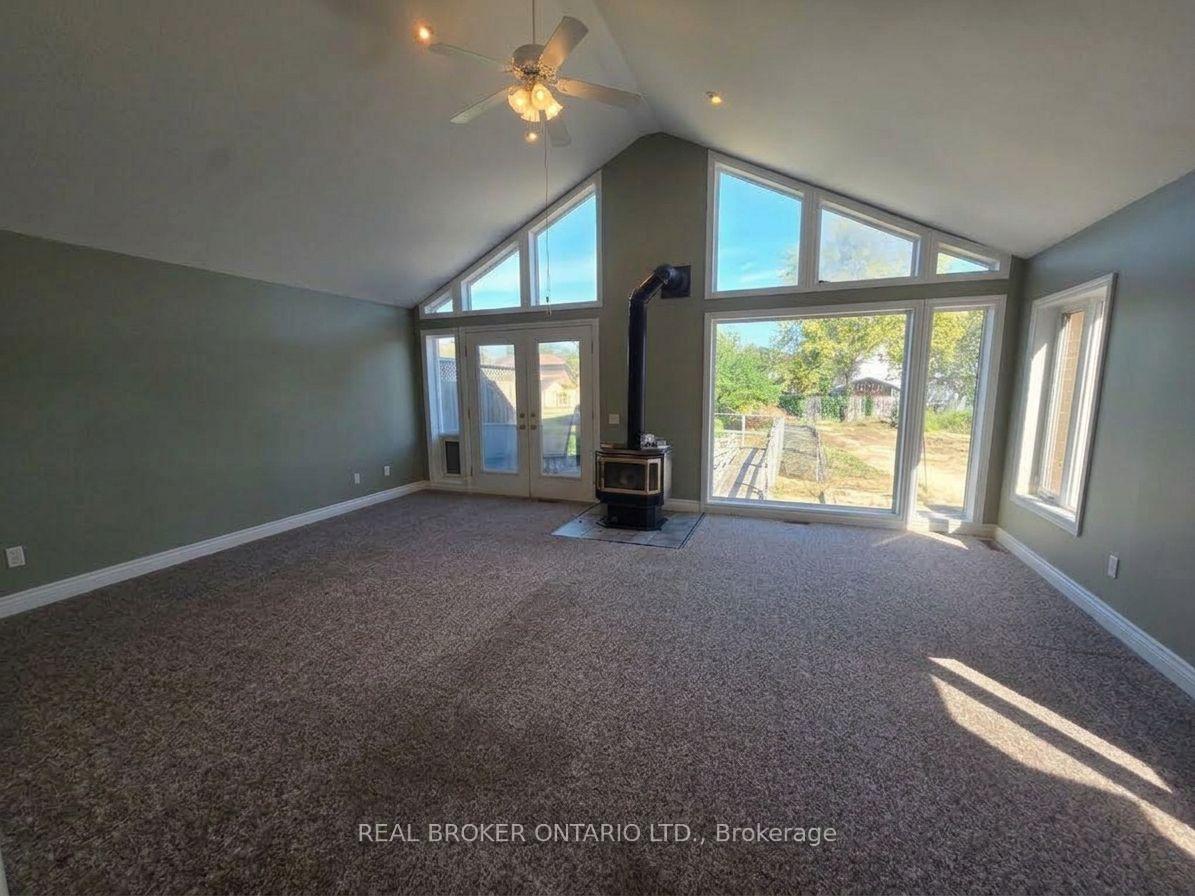 Photo 14 of 241 Aldercrest Road, Etobicoke, Alderwood — HOMEH