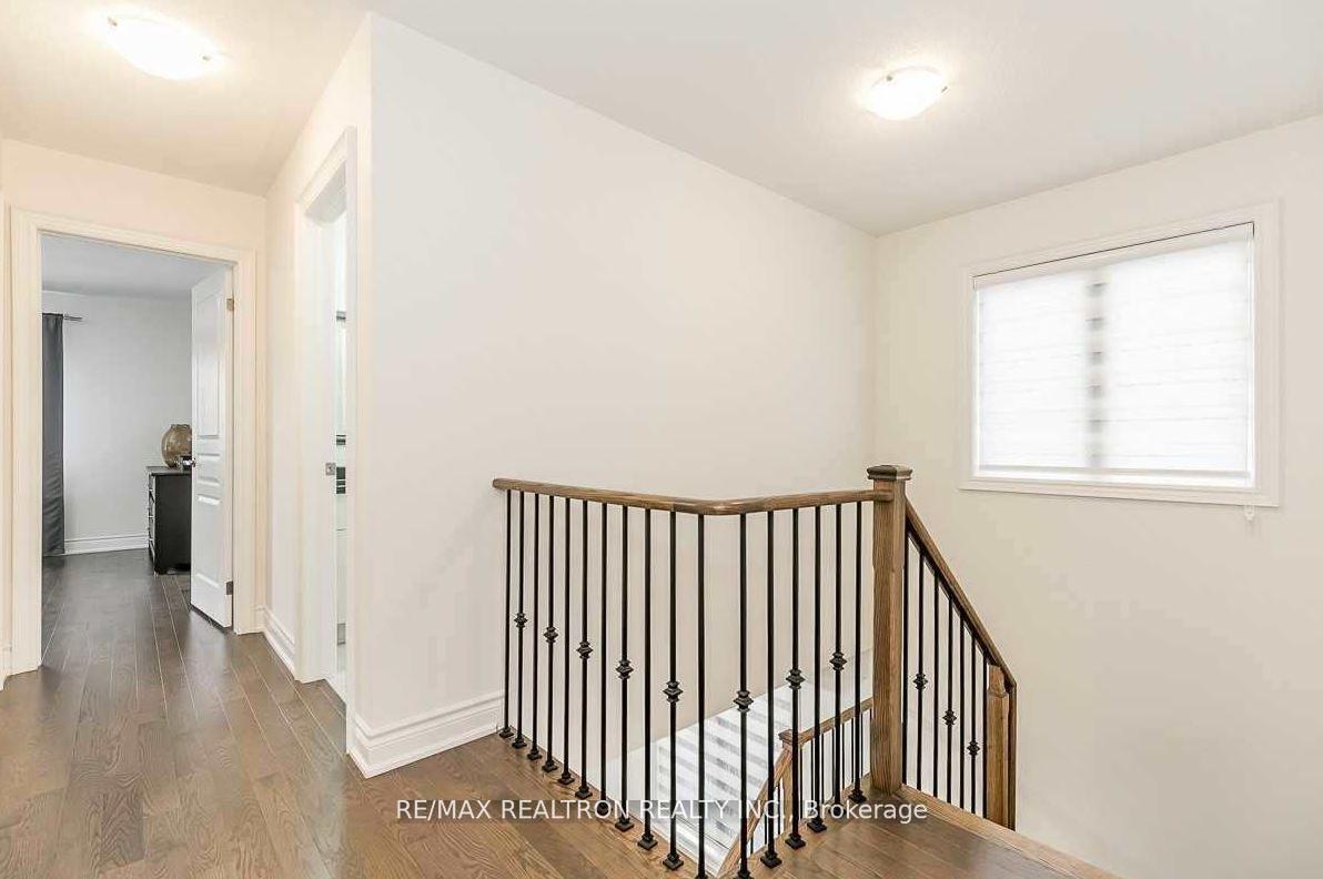 Photo 20 of 17 Larkfield Crescent, East Gwillimbury, Sharon — HOMEH