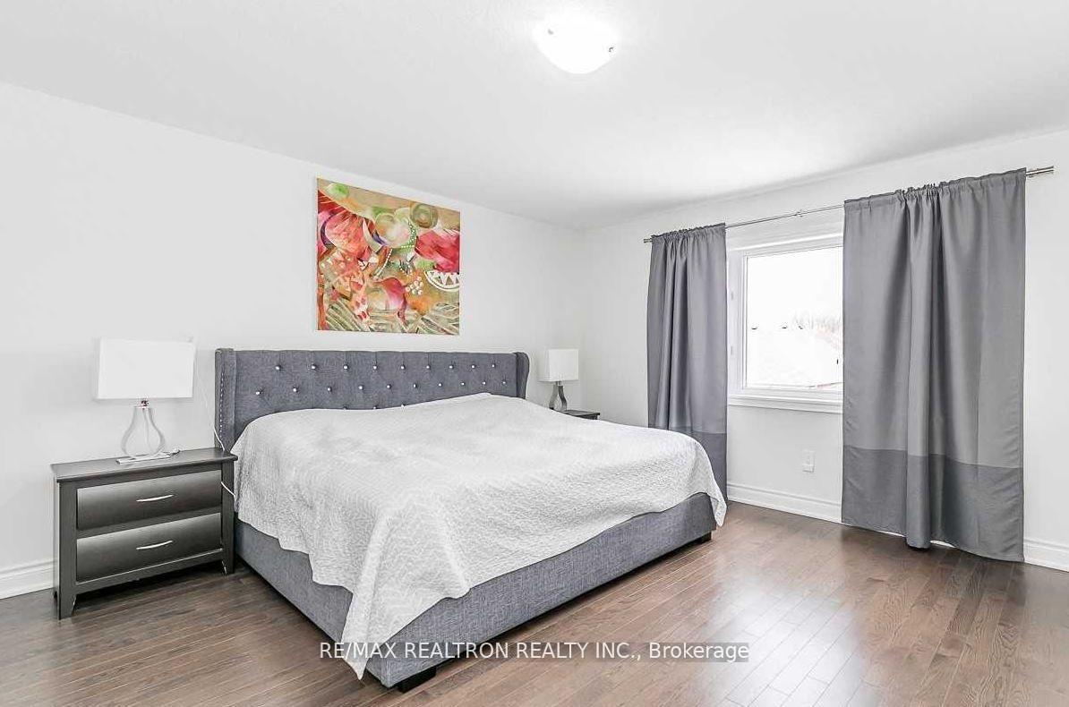 Photo 21 of 17 Larkfield Crescent, East Gwillimbury, Sharon — HOMEH