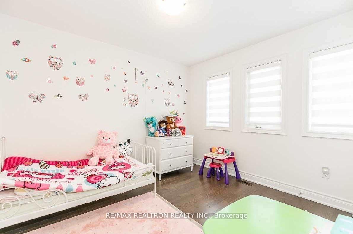 Photo 26 of 17 Larkfield Crescent, East Gwillimbury, Sharon — HOMEH