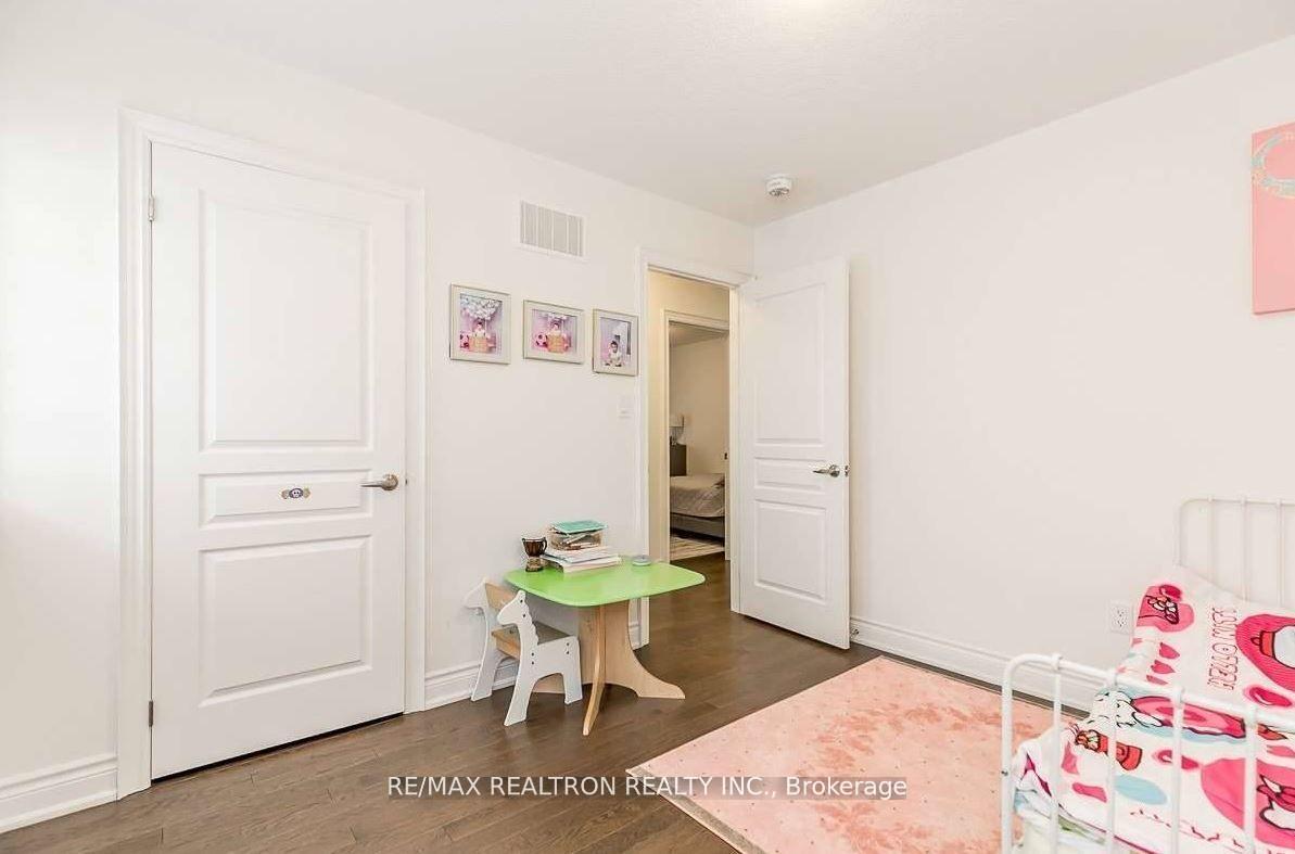 Photo 27 of 17 Larkfield Crescent, East Gwillimbury, Sharon — HOMEH