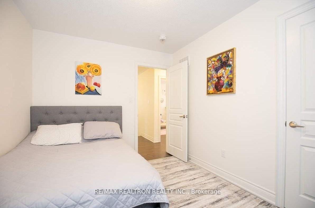 Photo 29 of 17 Larkfield Crescent, East Gwillimbury, Sharon — HOMEH