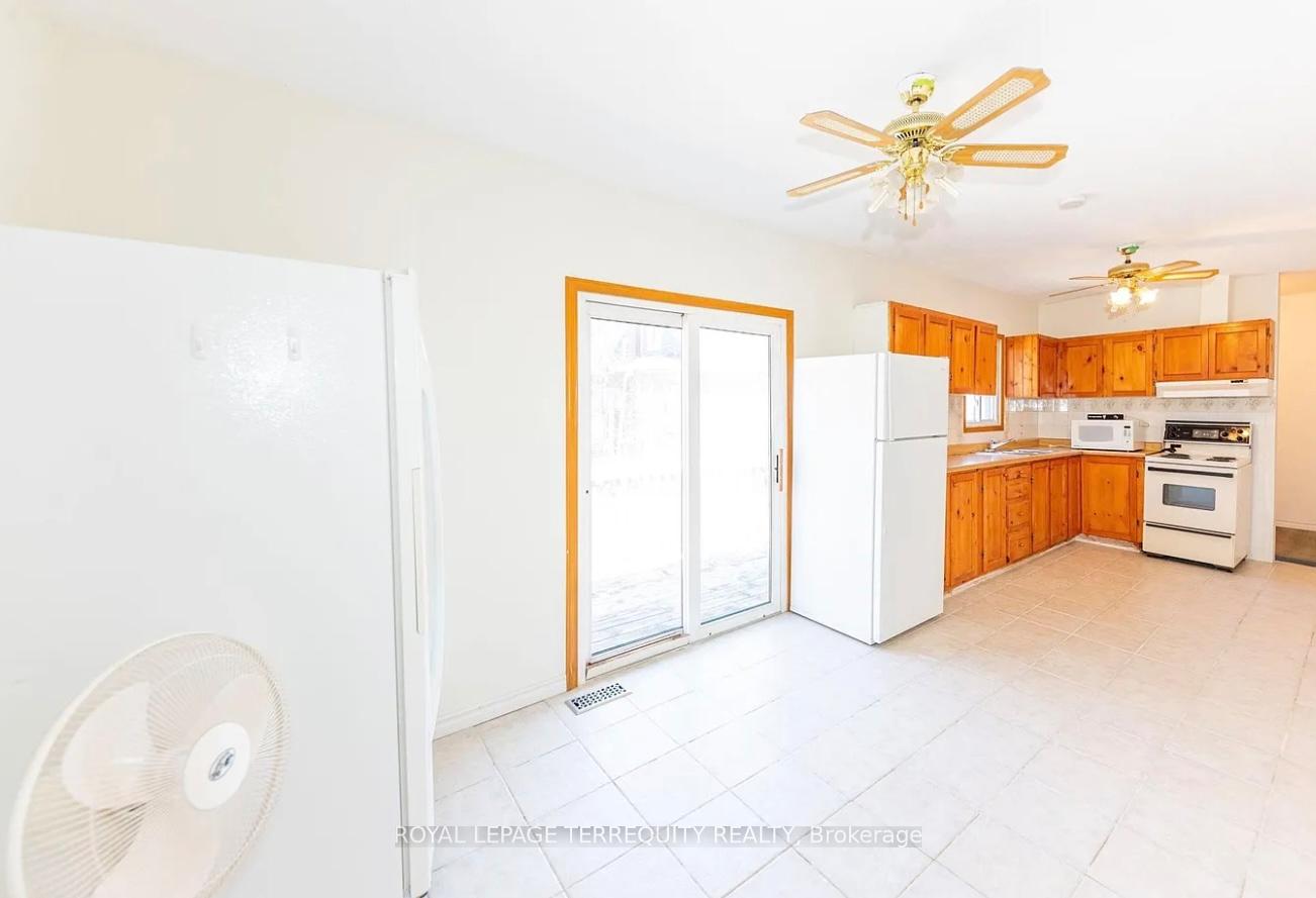 Photo 3 of 252 Bloor Street E, Oshawa, Lakeview — HOMEH