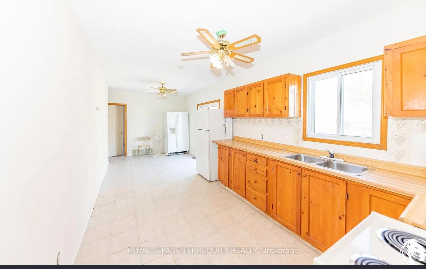 Photo 5 of 252 Bloor Street E, Oshawa, Lakeview — HOMEH