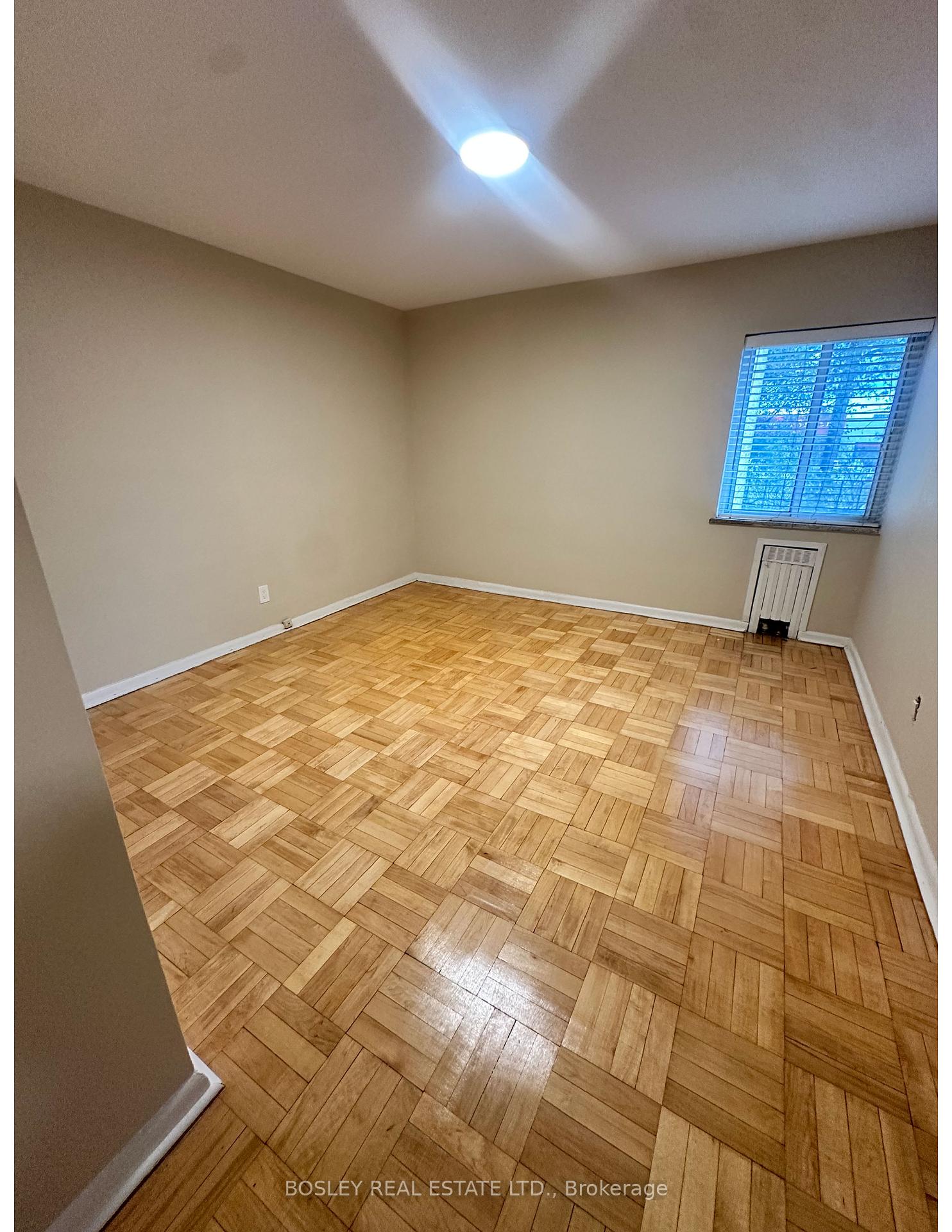 Photo 5 of Unit 210, 970 Eglinton Avenue E, Toronto, Leaside — HOMEH
