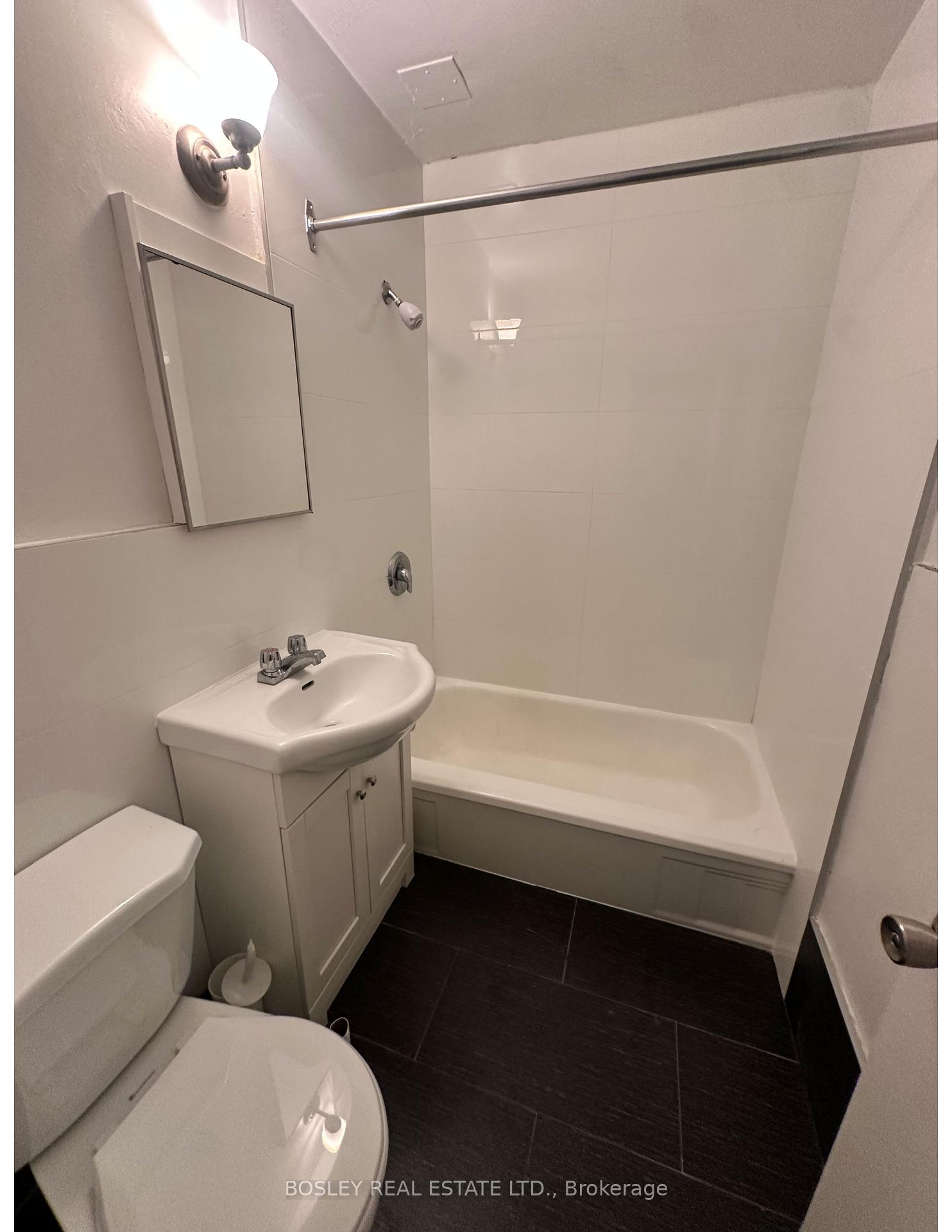 Photo 7 of Unit 210, 970 Eglinton Avenue E, Toronto, Leaside — HOMEH