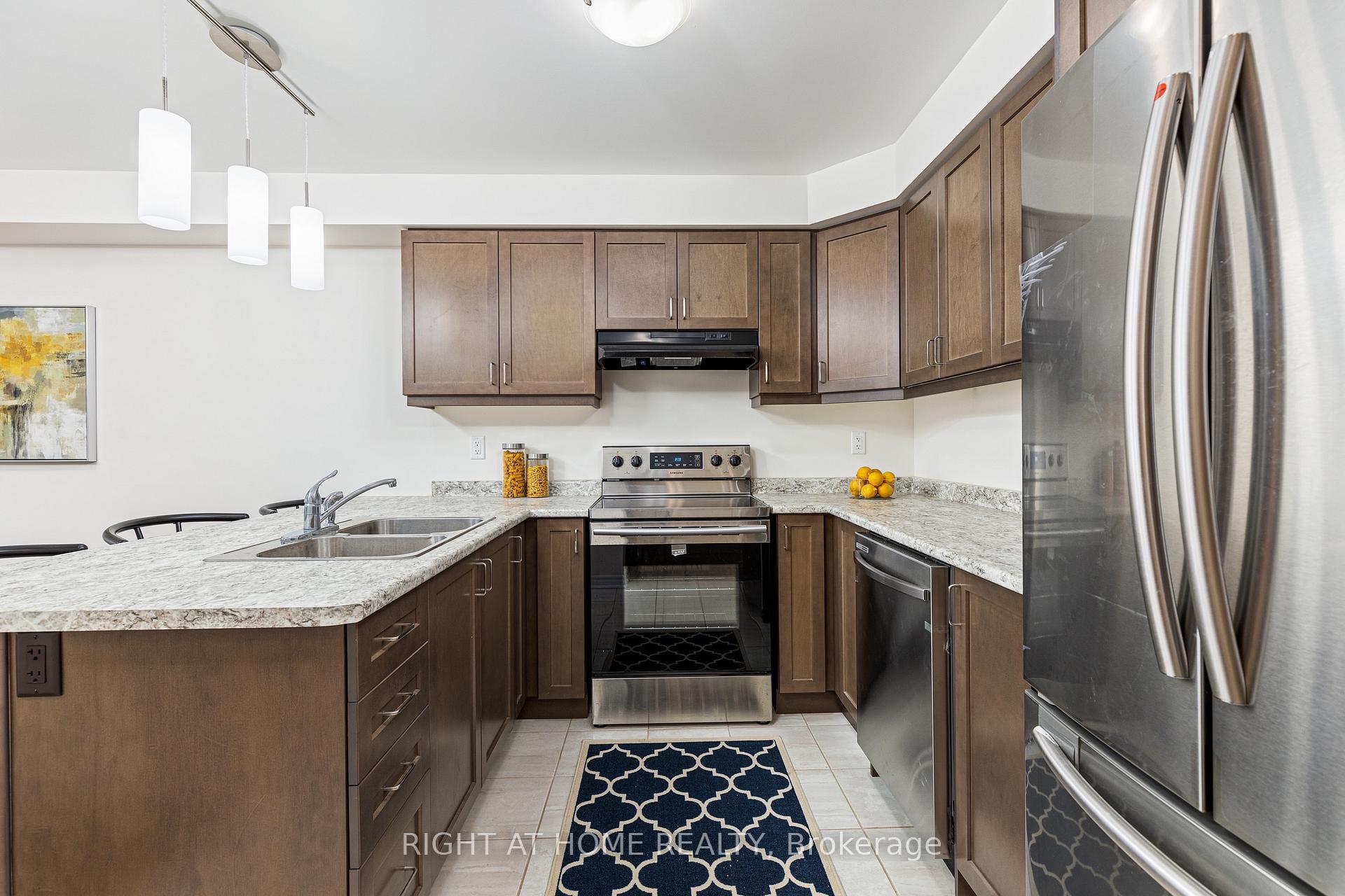 Photo 4 of 2493 Fall Harvest Crescent, Pickering, Rural Pickering — HOMEH