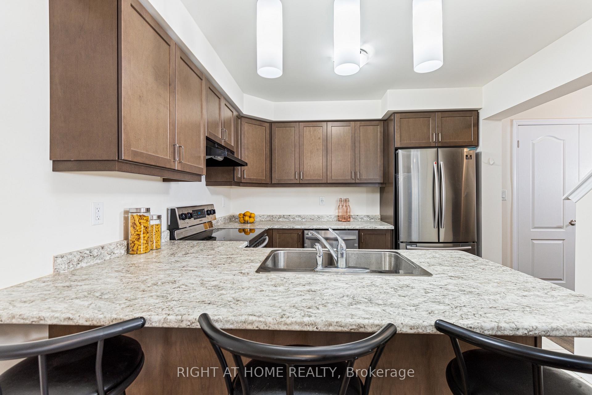 Photo 5 of 2493 Fall Harvest Crescent, Pickering, Rural Pickering — HOMEH