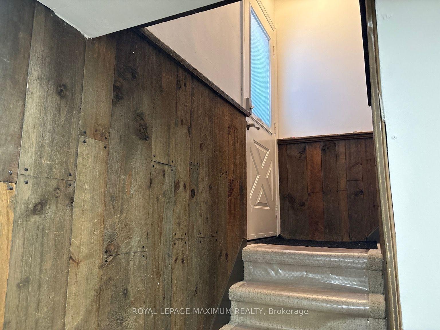 Photo 1 of 18 Richland Crescent, Etobicoke, Eringate-Centennial-West Deane — HOMEH