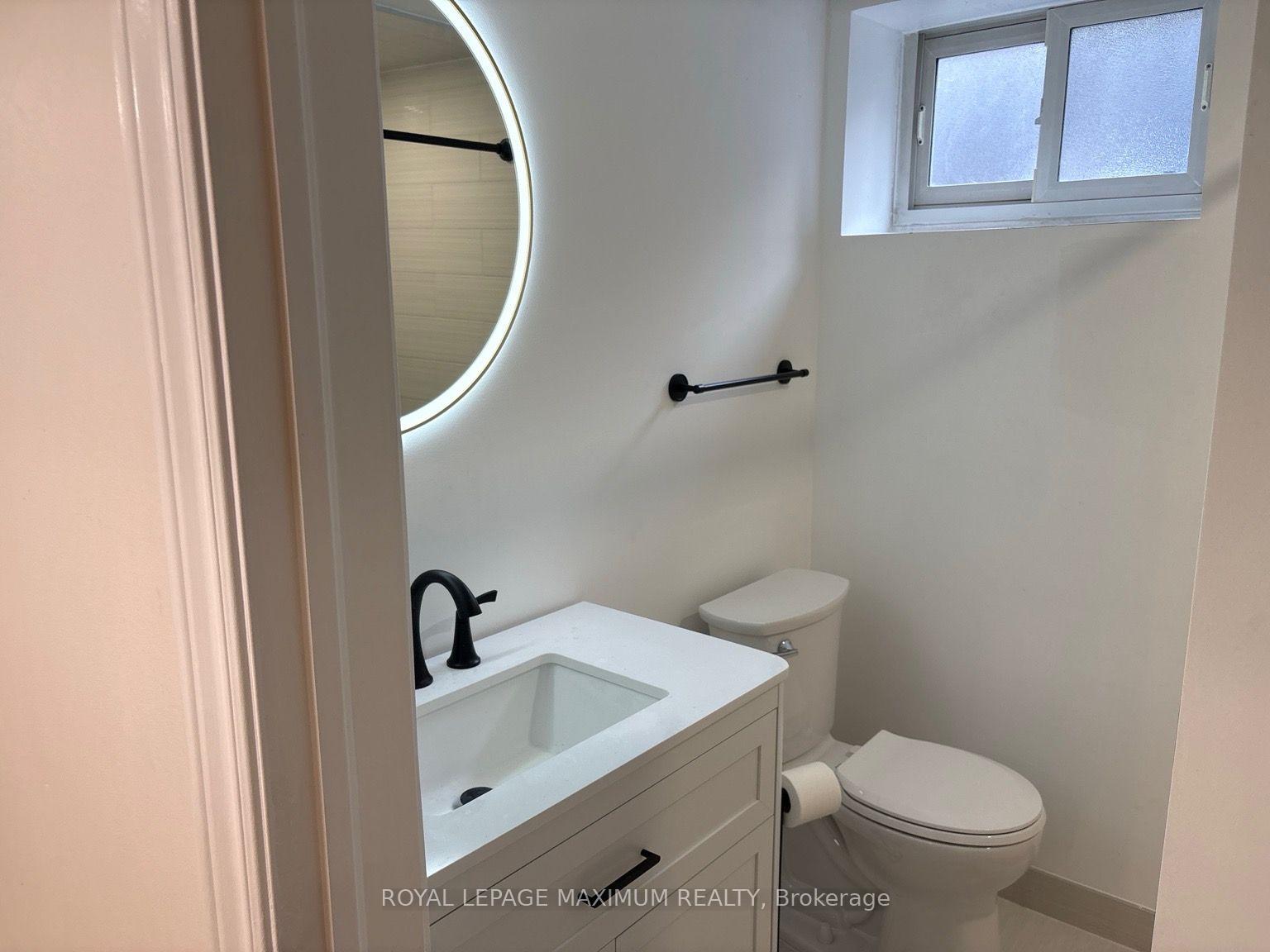 Photo 10 of 18 Richland Crescent, Etobicoke, Eringate-Centennial-West Deane — HOMEH