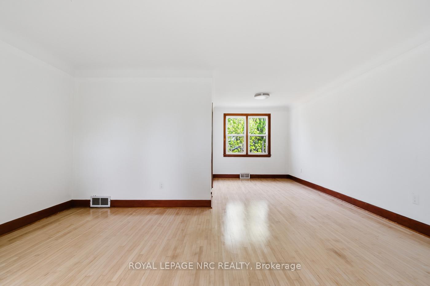 Photo 10 of 6010 Carlton Avenue, Niagara Falls, Dorchester — HOMEH