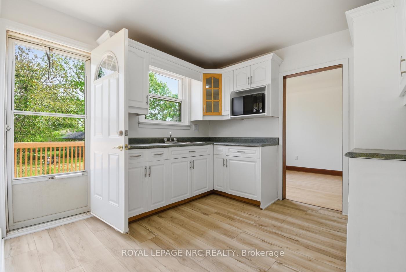 Photo 14 of 6010 Carlton Avenue, Niagara Falls, Dorchester — HOMEH