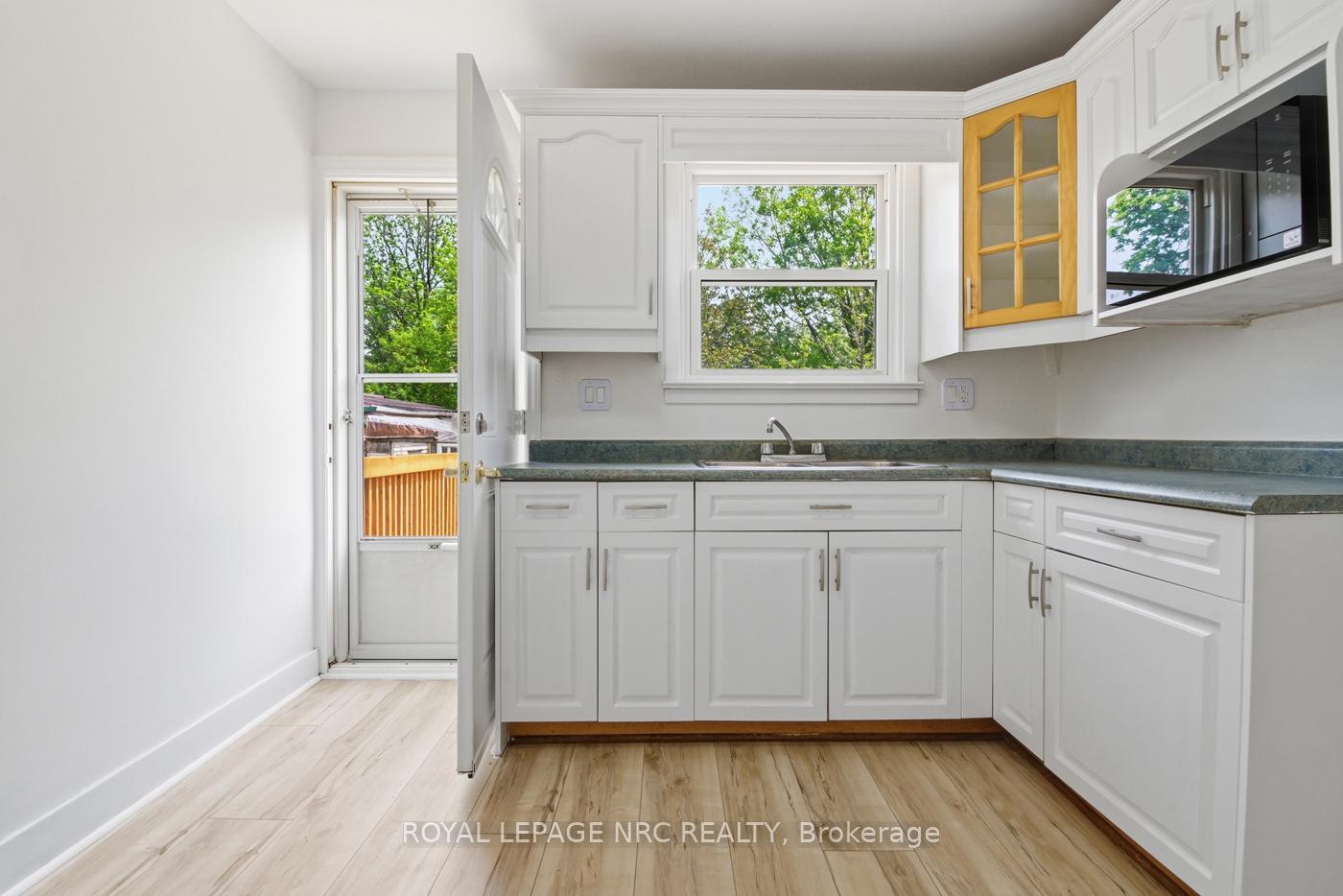 Photo 16 of 6010 Carlton Avenue, Niagara Falls, Dorchester — HOMEH