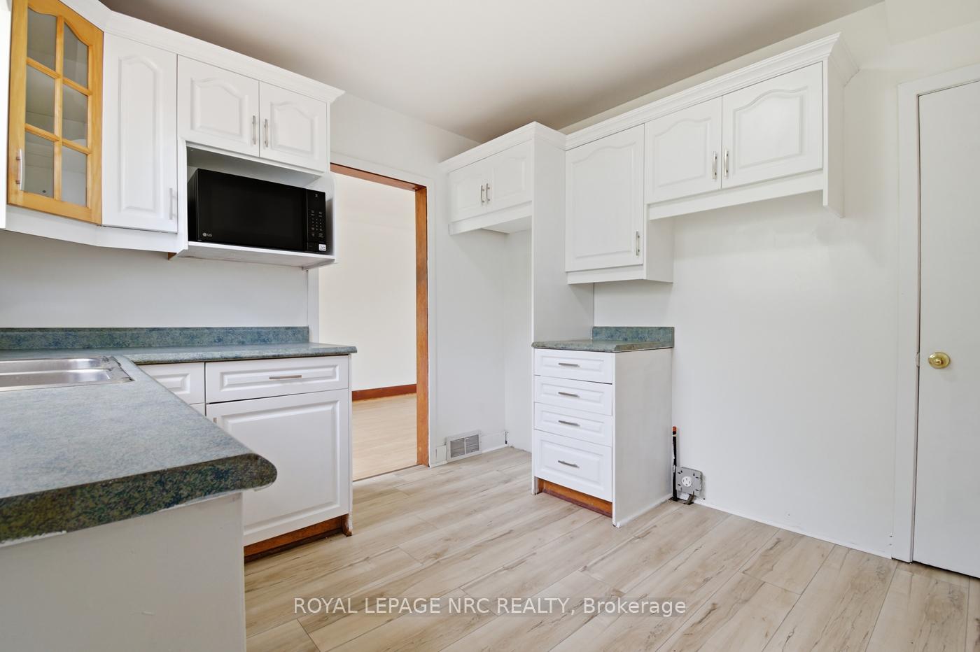 Photo 18 of 6010 Carlton Avenue, Niagara Falls, Dorchester — HOMEH