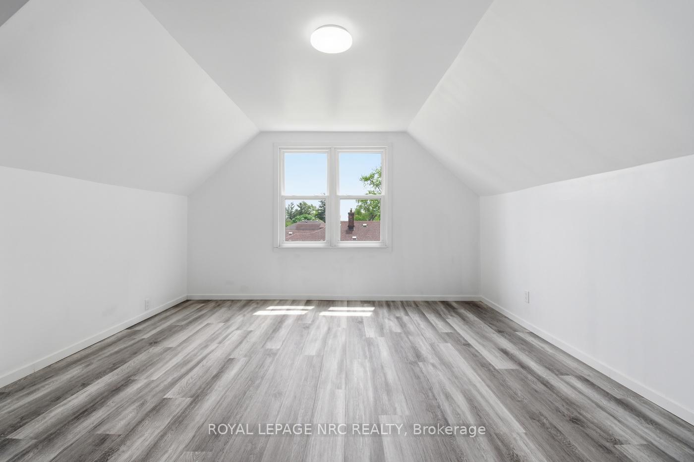 Photo 22 of 6010 Carlton Avenue, Niagara Falls, Dorchester — HOMEH
