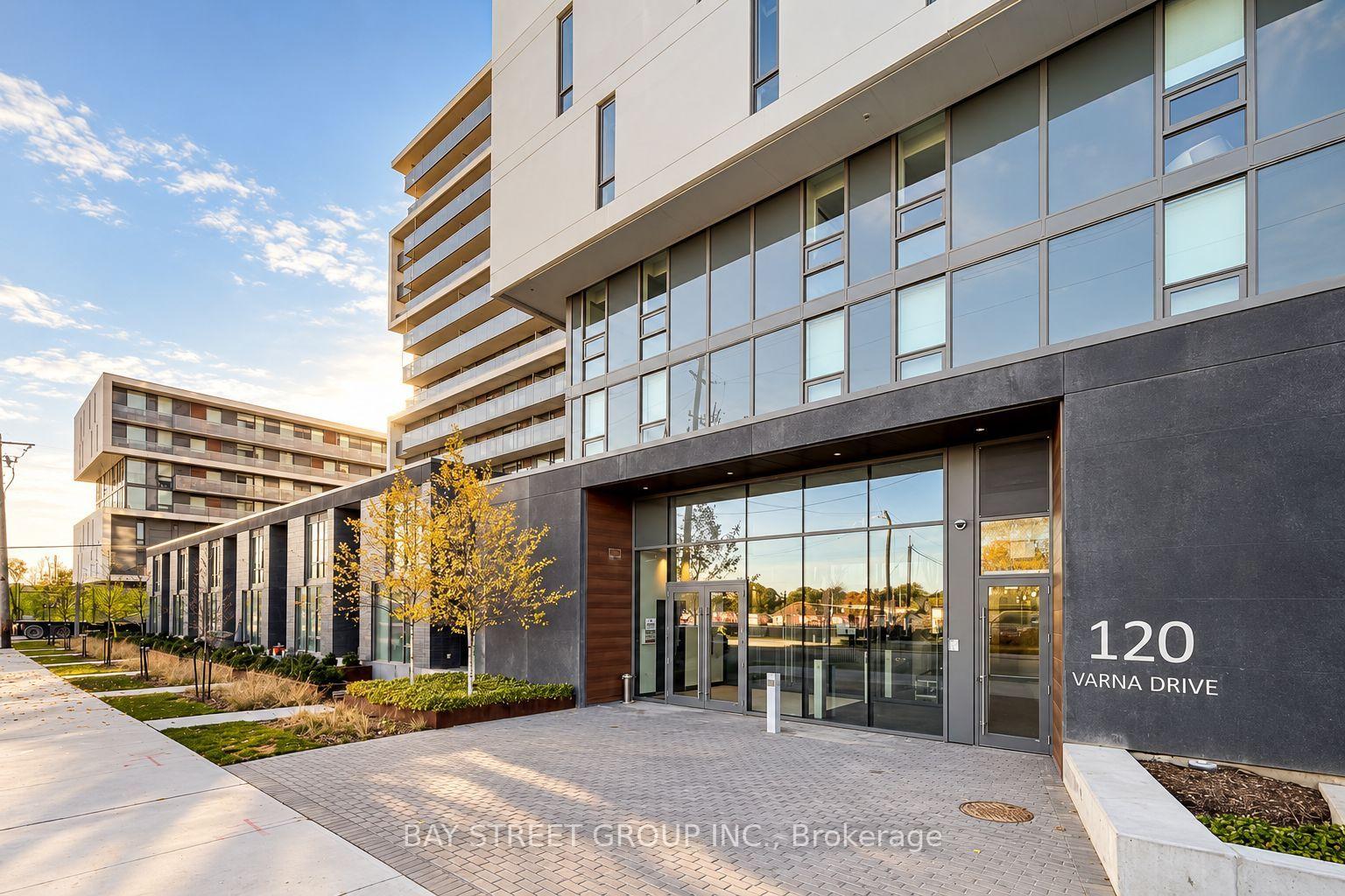Photo 6 of Unit 1010, 120 Varna Drive, Toronto, Englemount-Lawrence — HOMEH