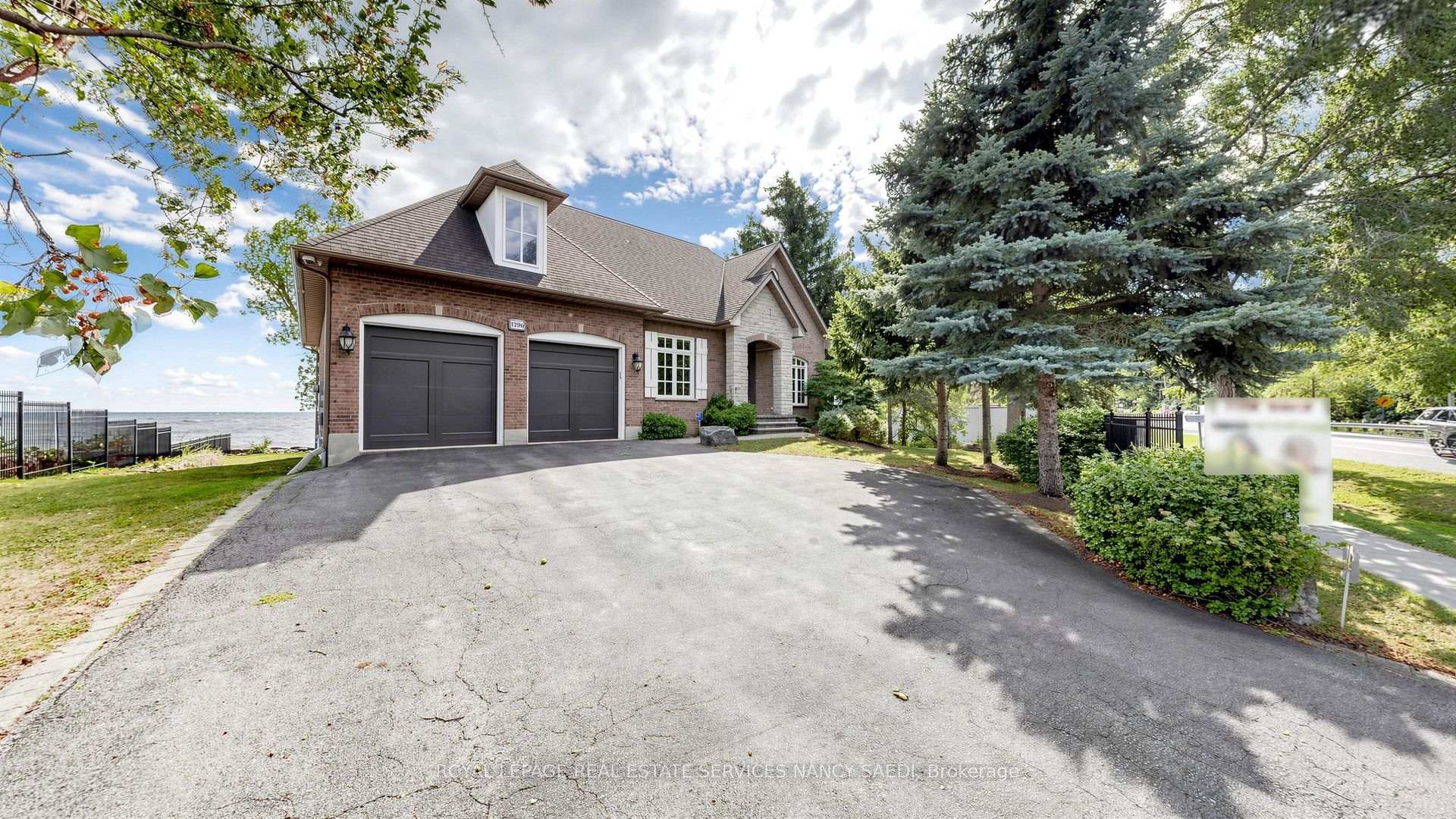 Photo 3 of 1296 Lakeshore Road W, Oakville, Southwest — HOMEH