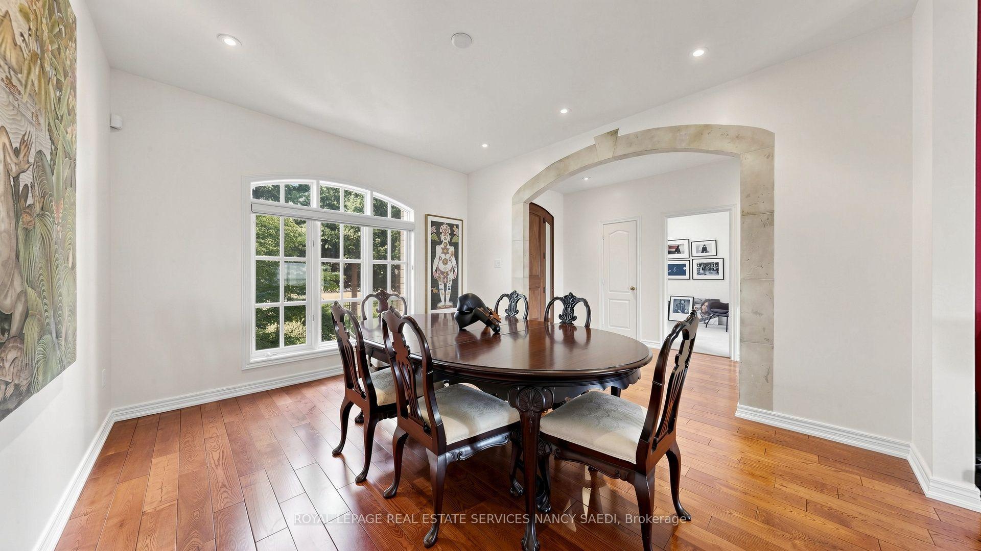 Photo 8 of 1296 Lakeshore Road W, Oakville, Southwest — HOMEH