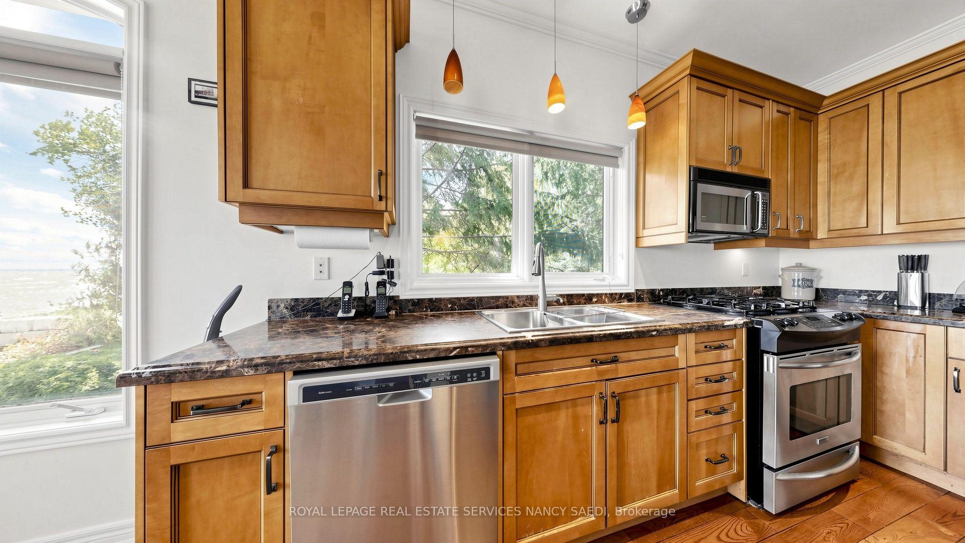 Photo 12 of 1296 Lakeshore Road W, Oakville, Southwest — HOMEH