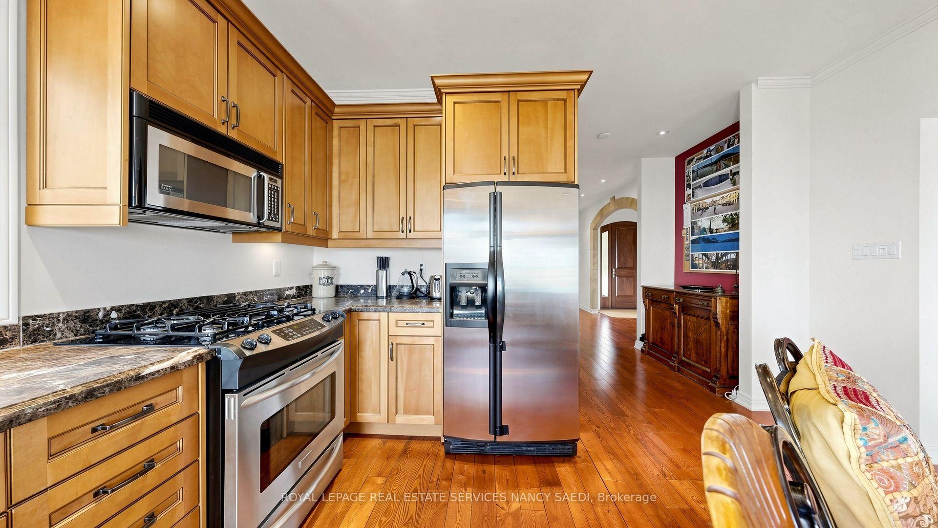 Photo 15 of 1296 Lakeshore Road W, Oakville, Southwest — HOMEH