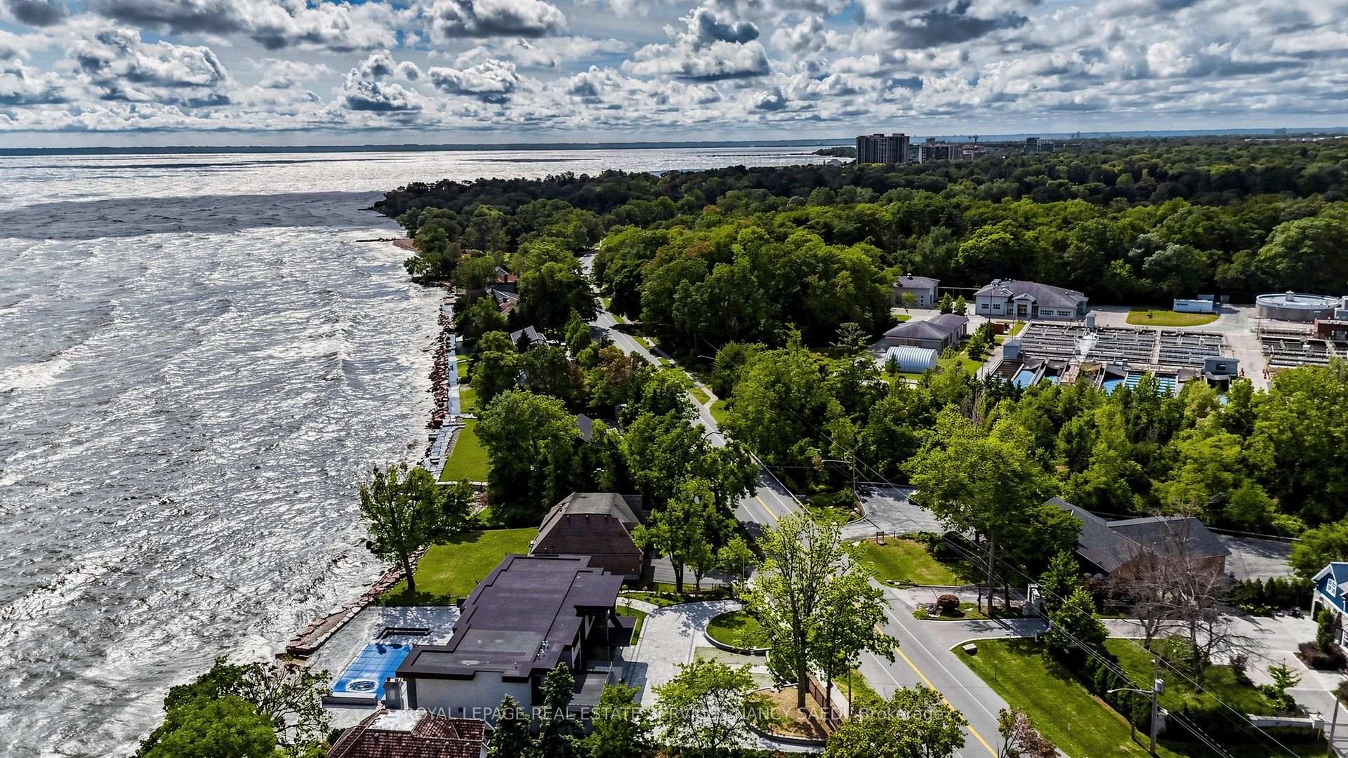 Photo 48 of 1296 Lakeshore Road W, Oakville, Southwest — HOMEH