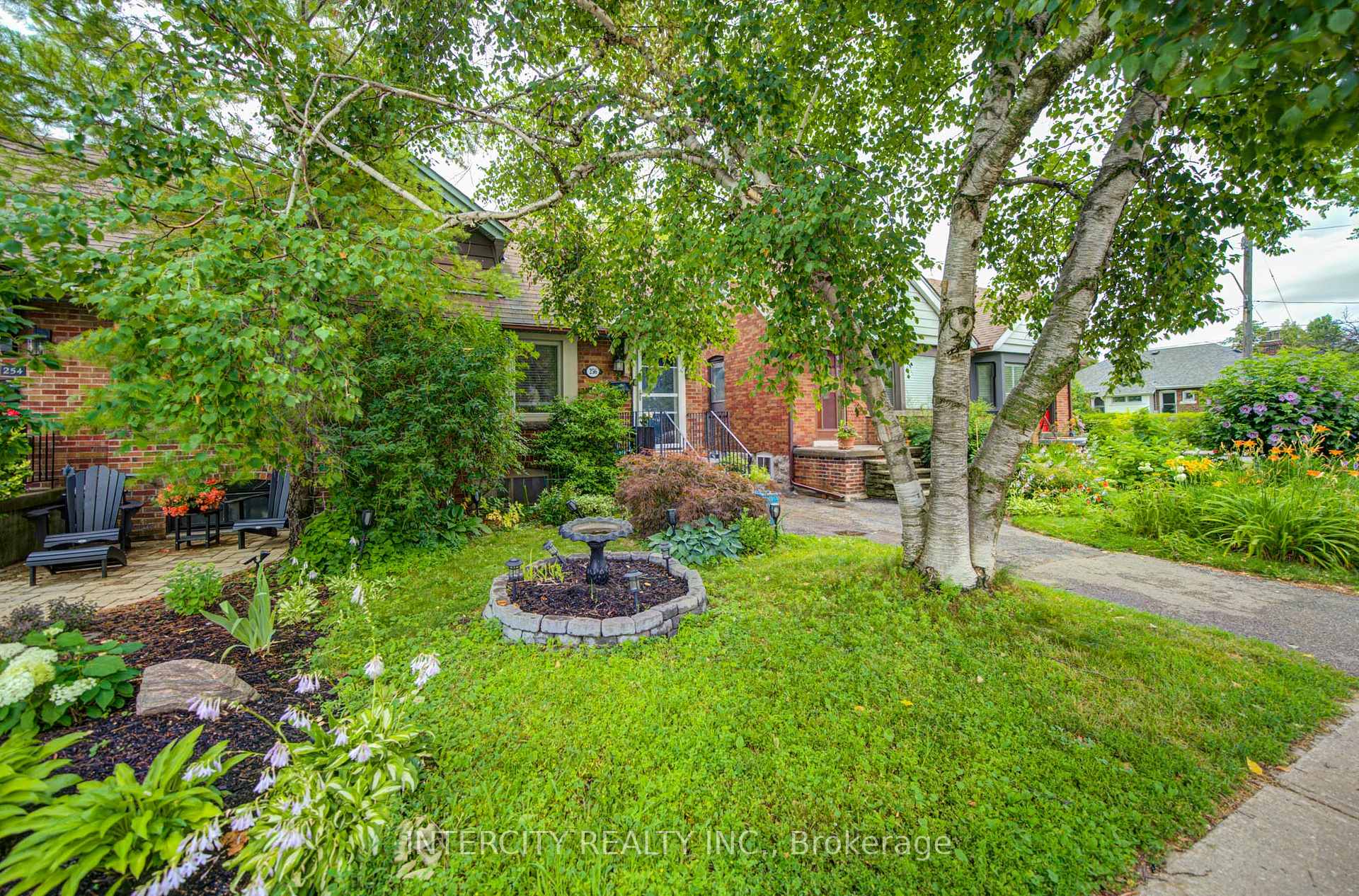 Photo 30 of 256 Blantyre Avenue, Scarborough, Birchcliffe-Cliffside — HOMEH