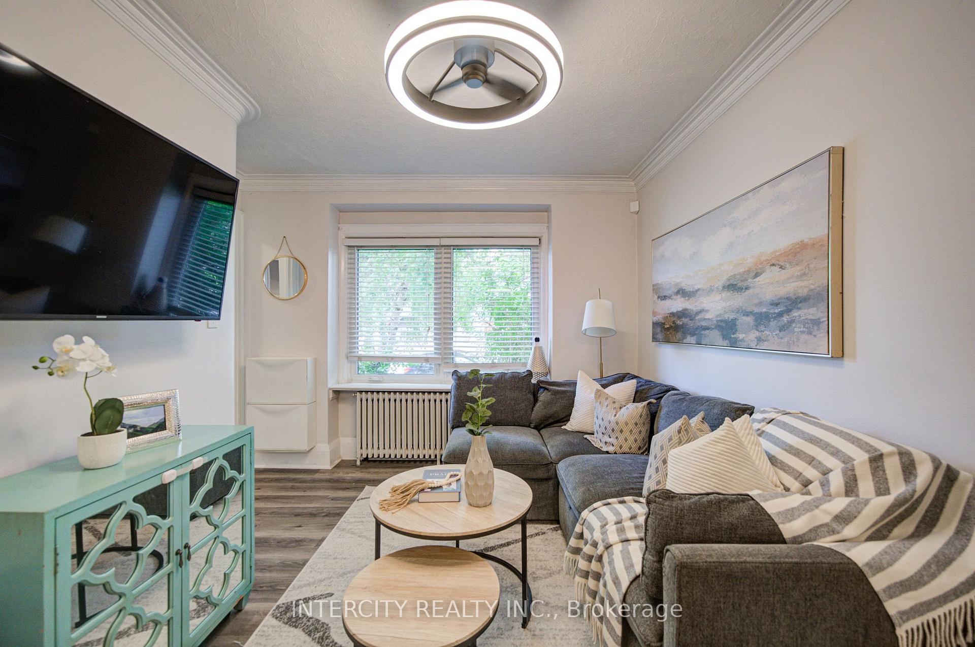 Photo 5 of 256 Blantyre Avenue, Scarborough, Birchcliffe-Cliffside — HOMEH