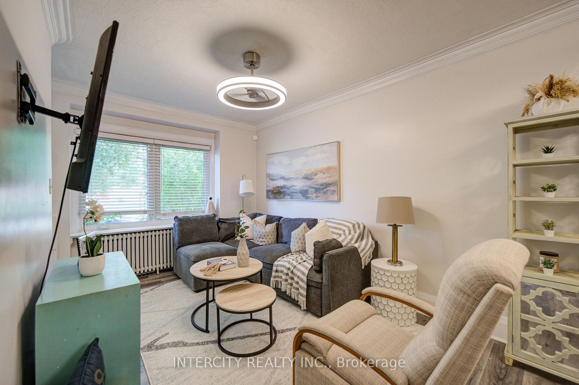 Photo 6 of 256 Blantyre Avenue, Scarborough, Birchcliffe-Cliffside — HOMEH