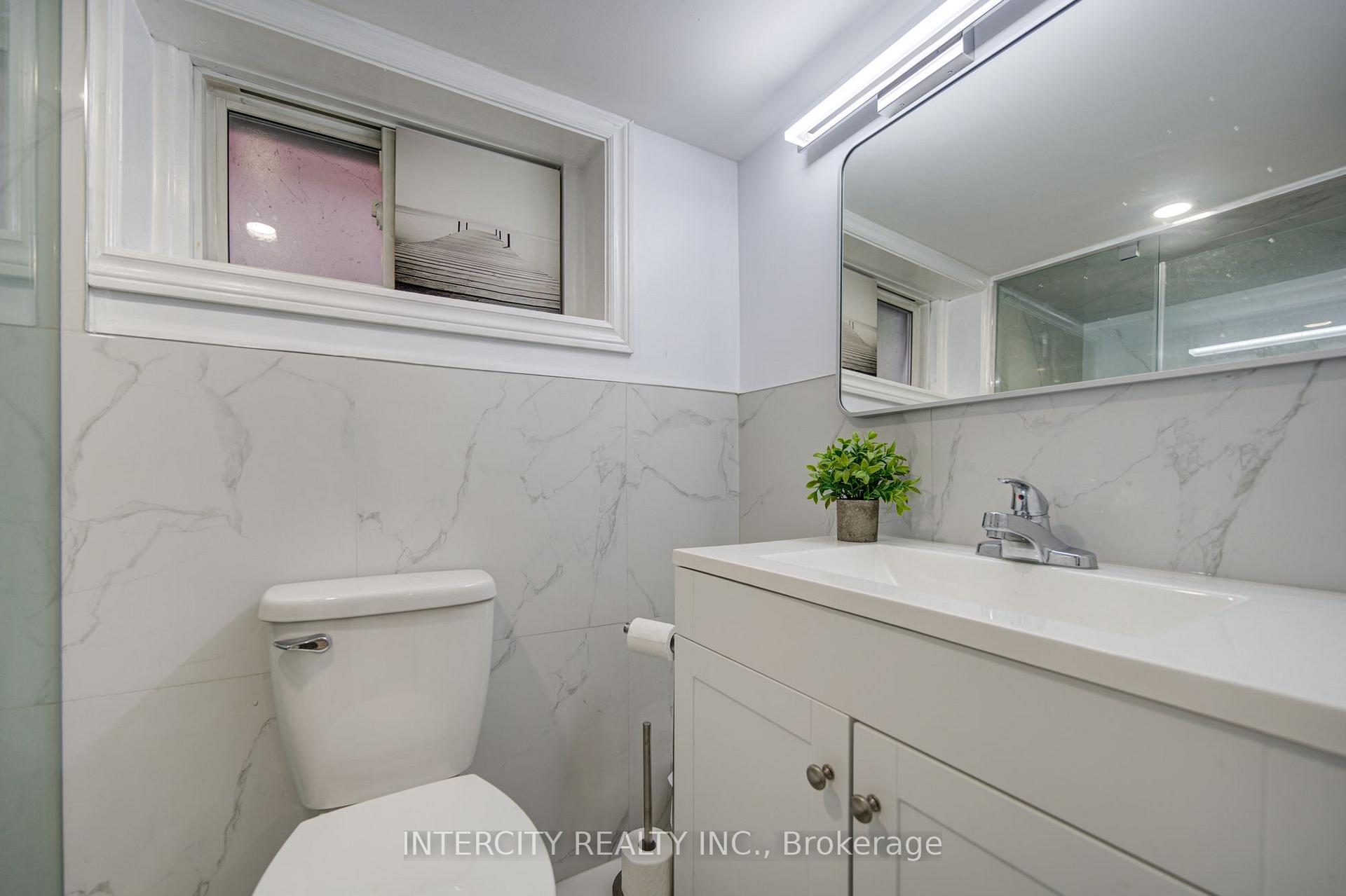 Photo 20 of 256 Blantyre Avenue, Scarborough, Birchcliffe-Cliffside — HOMEH