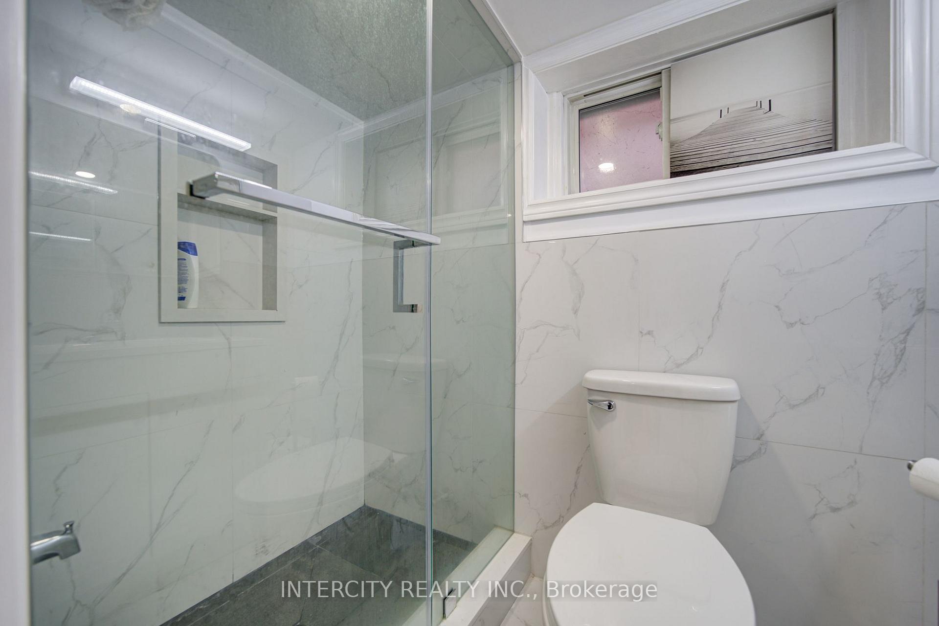 Photo 21 of 256 Blantyre Avenue, Scarborough, Birchcliffe-Cliffside — HOMEH