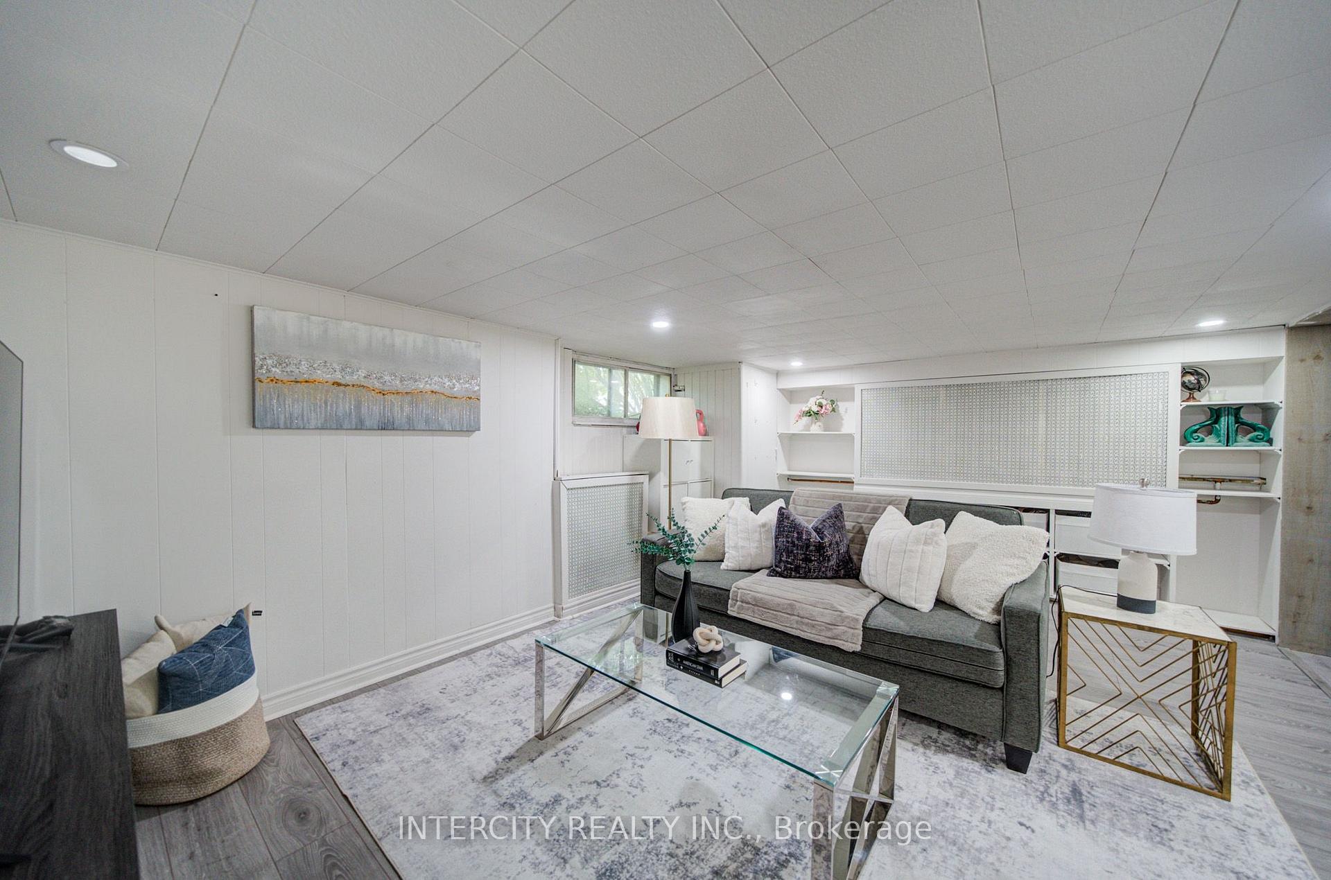 Photo 25 of 256 Blantyre Avenue, Scarborough, Birchcliffe-Cliffside — HOMEH