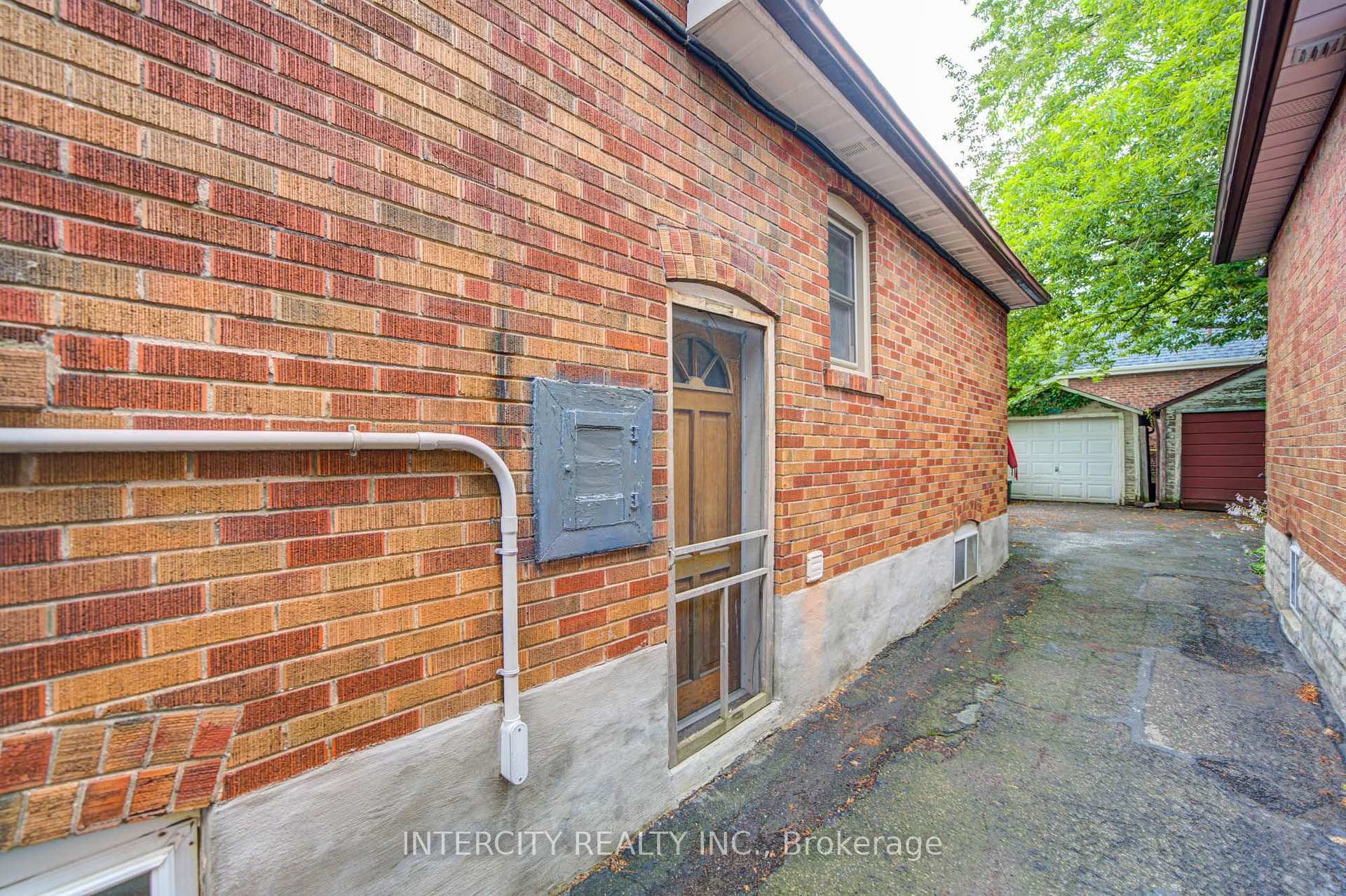 Photo 33 of 256 Blantyre Avenue, Scarborough, Birchcliffe-Cliffside — HOMEH
